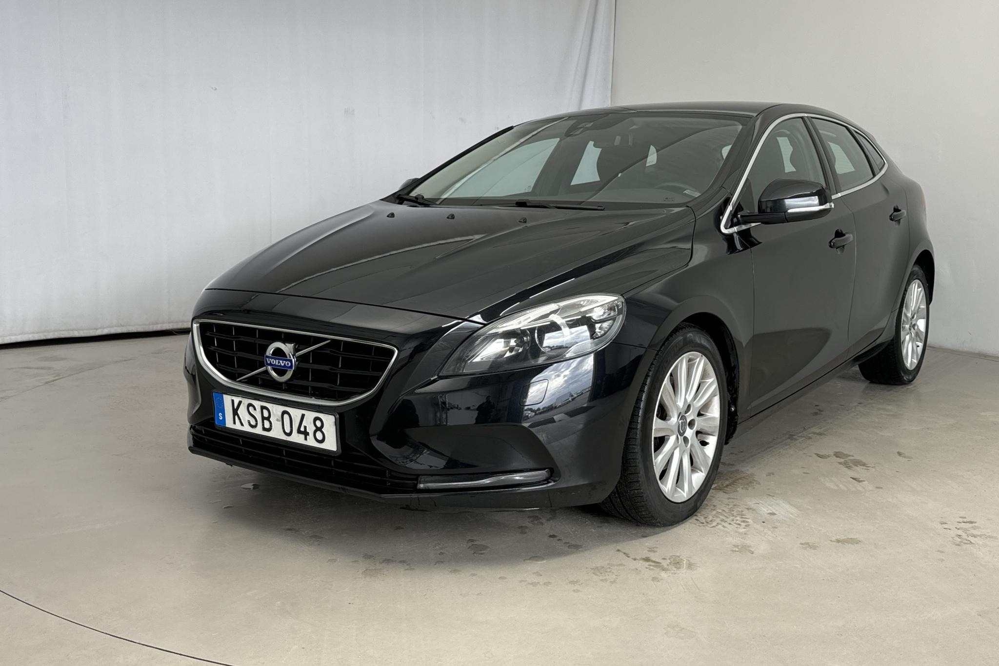 Volvo V40 D2 (115hk) - 113 690 km - Automaattinen - musta - 2015