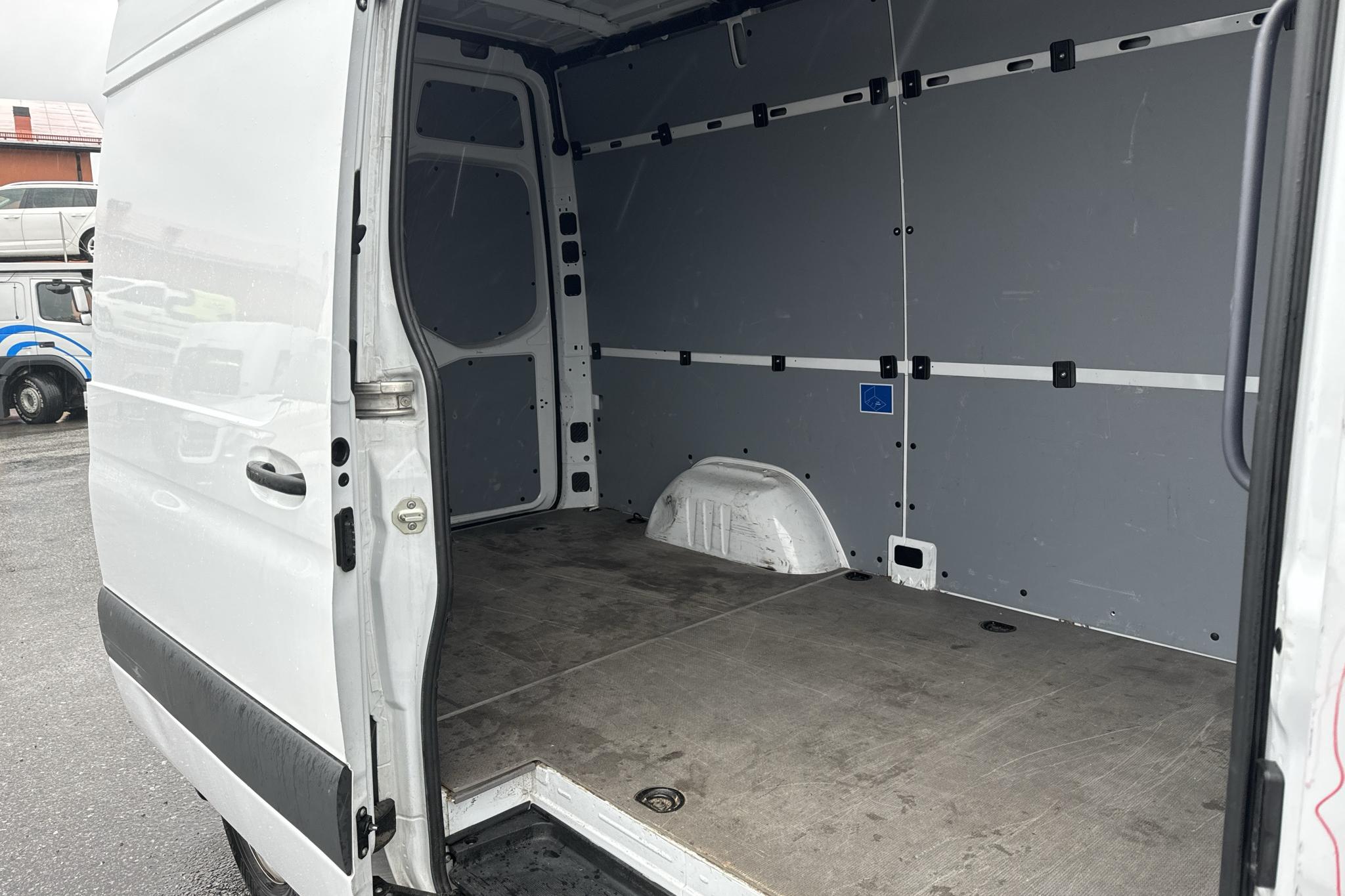 Mercedes Sprinter 317 CDI Skåp RWD (170hk) - 5 861 mil - Automat - vit - 2023