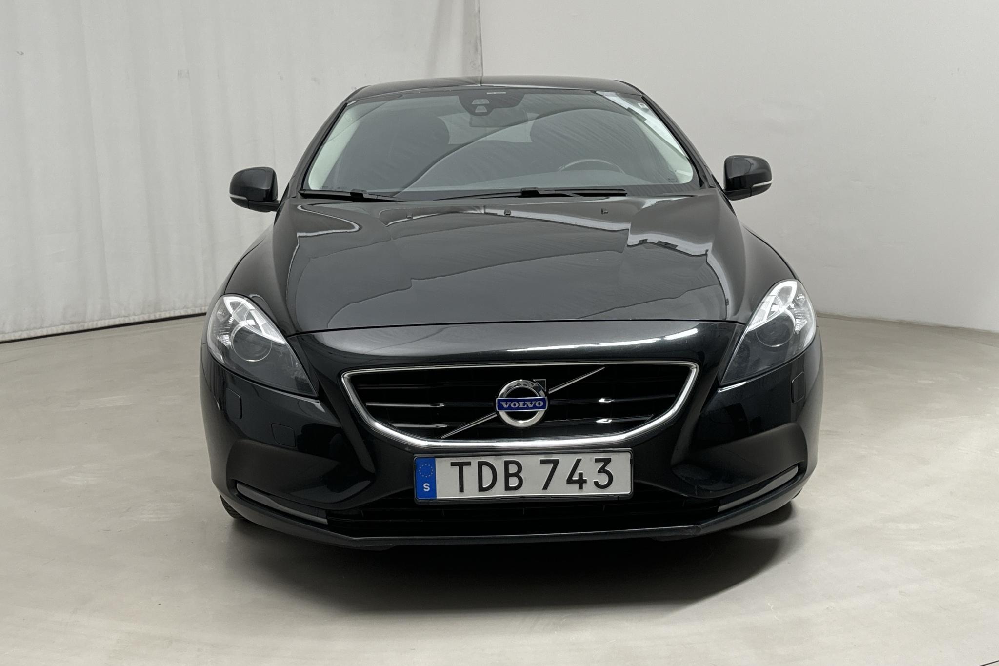 Volvo V40 D3 (150hk) - 156 090 km - Automatyczna - czarny - 2013