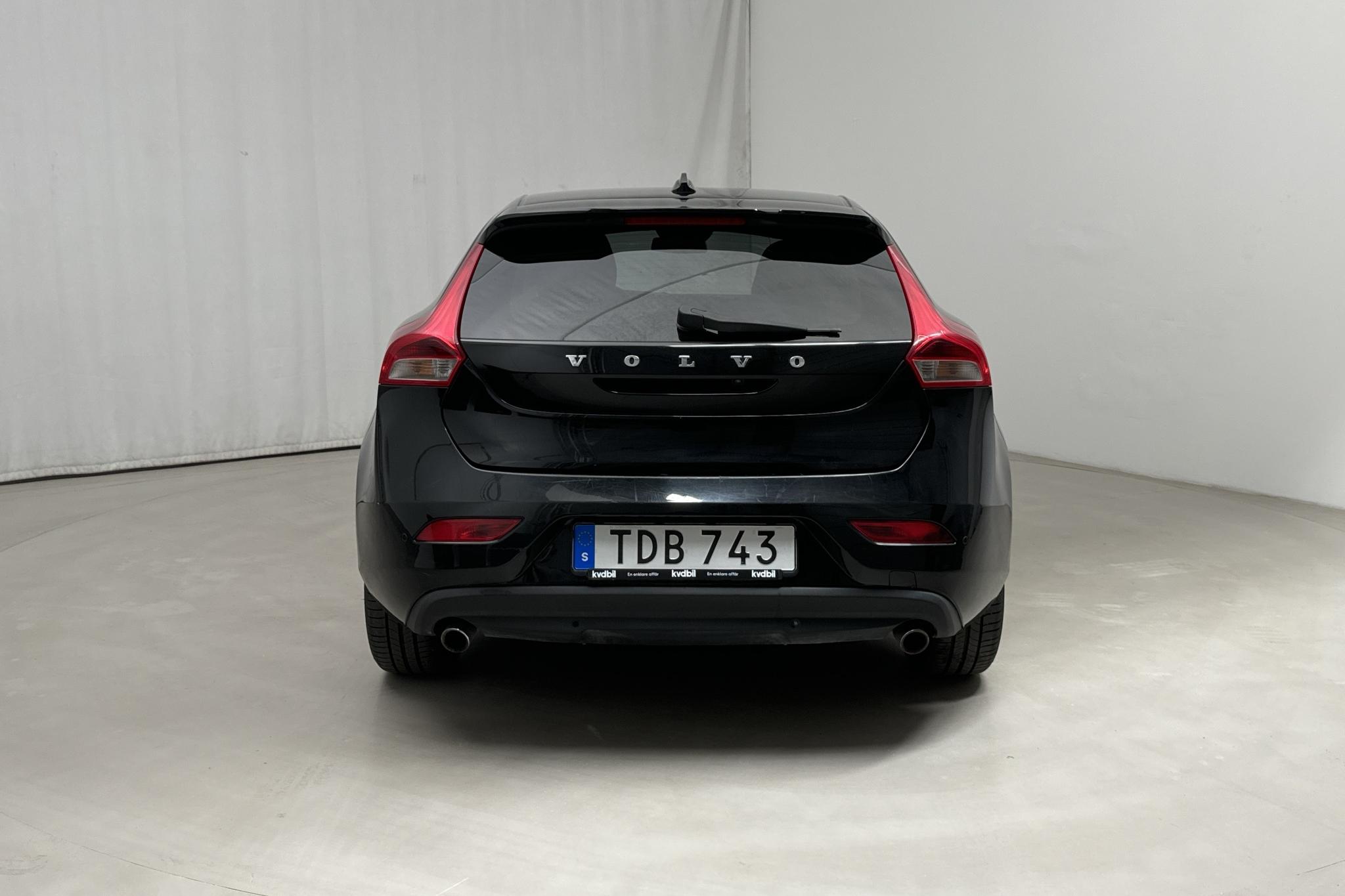 Volvo V40 D3 (150hk) - 156 090 km - Automaatne - must - 2013