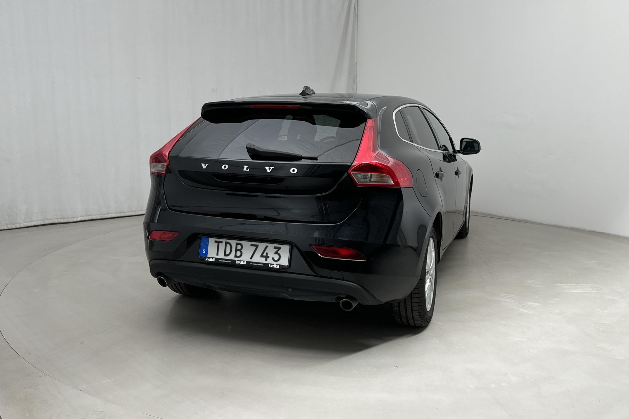 Volvo V40 D3 (150hk) - 156 090 km - Automatyczna - czarny - 2013