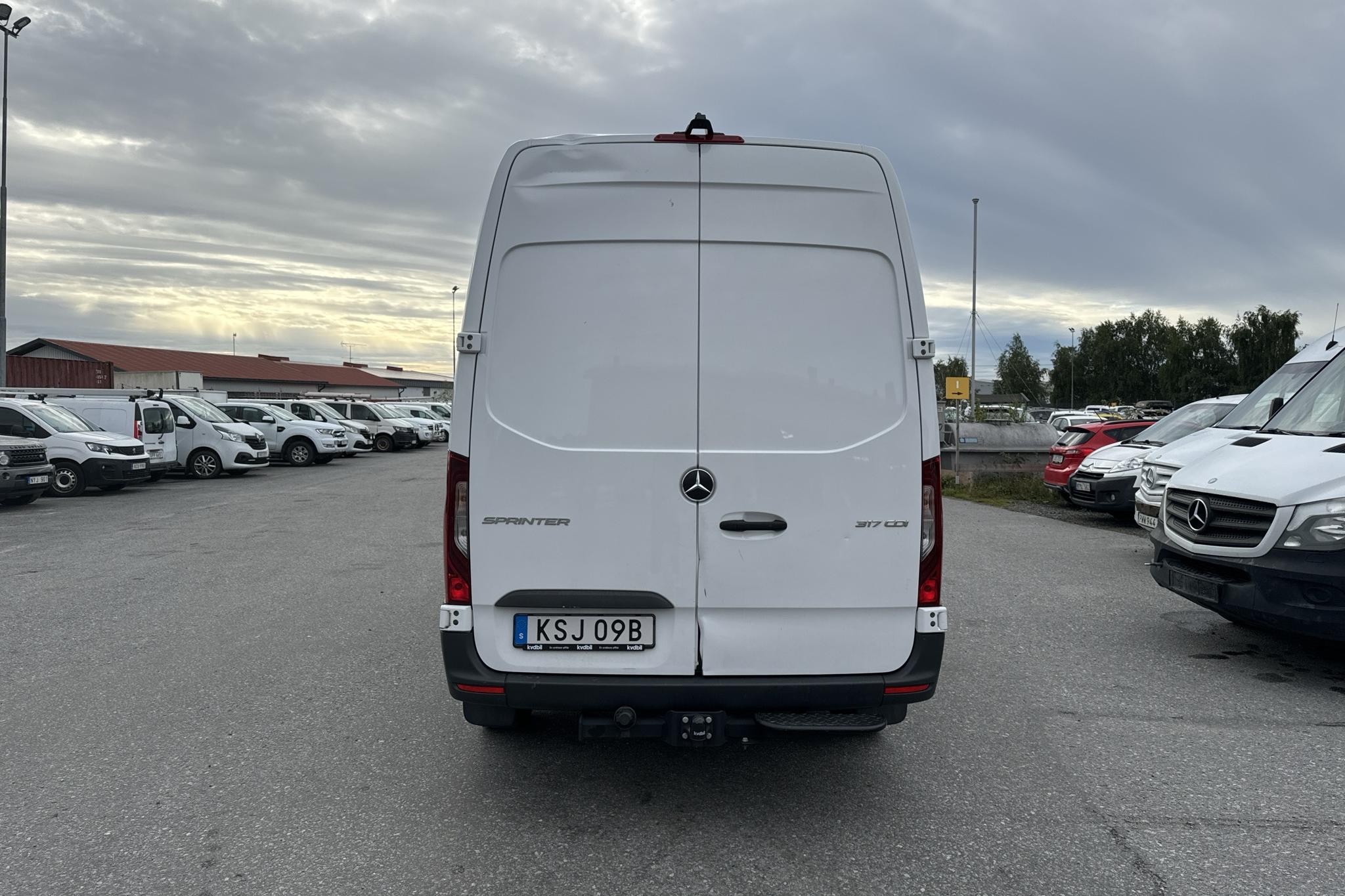 Mercedes Sprinter 317 CDI Skåp RWD (170hk) - 42 930 km - Automatyczna - biały - 2023