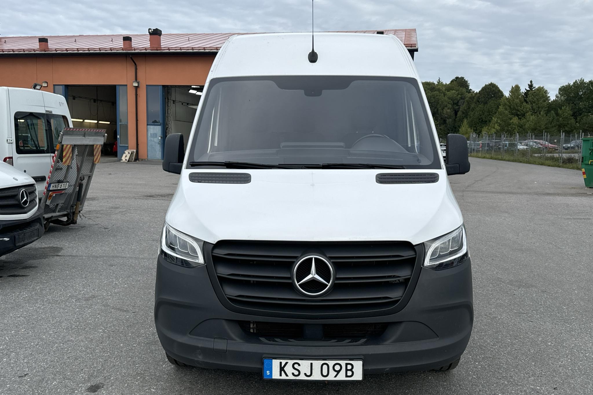 Mercedes Sprinter 317 CDI Skåp RWD (170hk) - 42 930 km - Automatyczna - biały - 2023