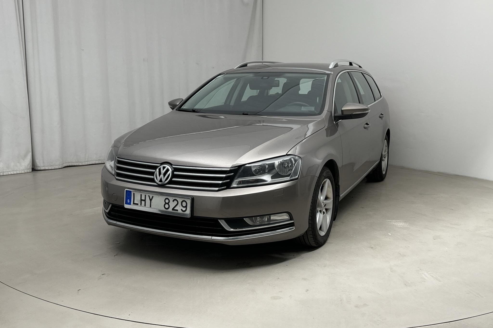 VW Passat 2.0 TDI BlueMotion Technology Variant (140hk) - 18 558 mil - Manuell - Light Brown - 2011