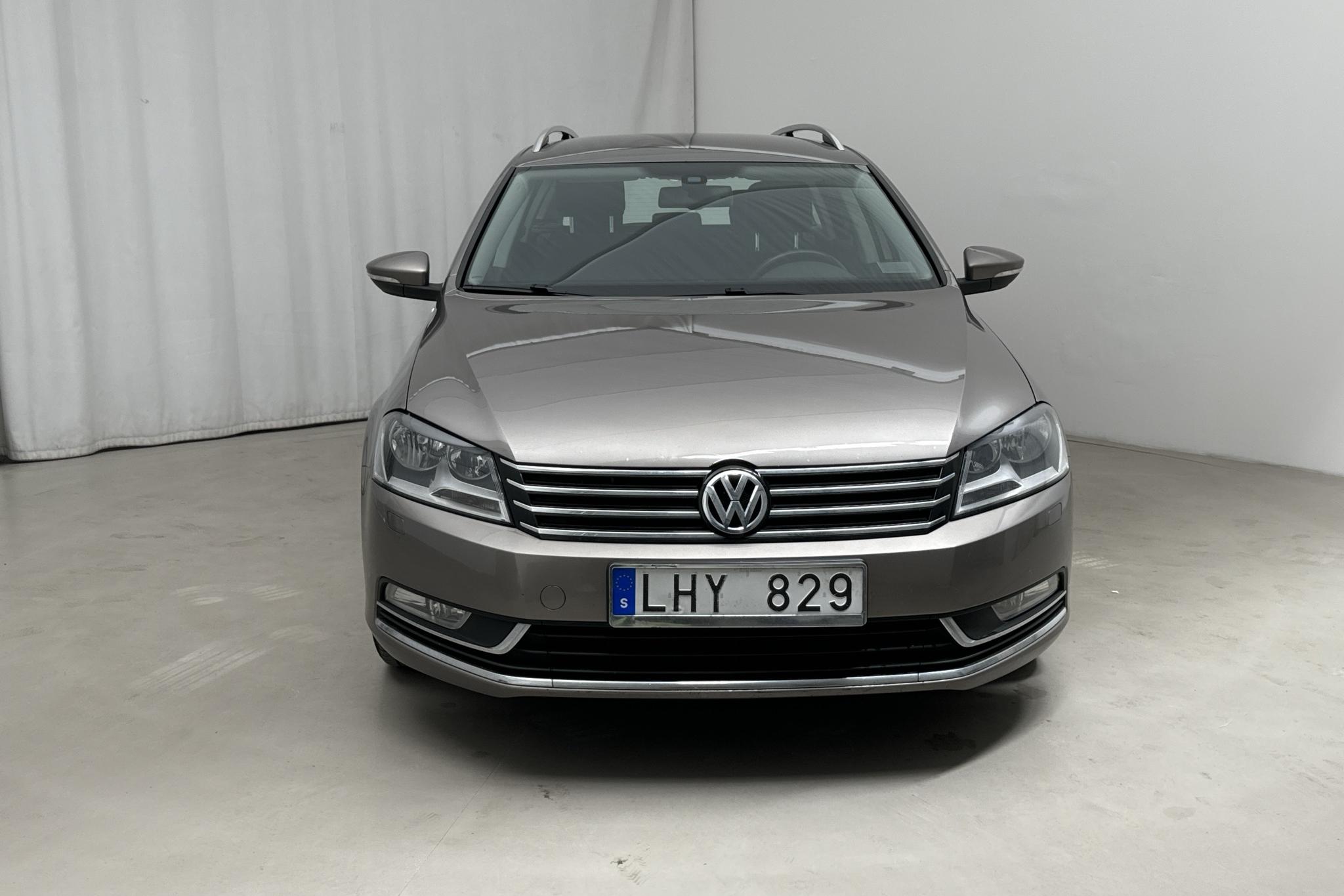 VW Passat 2.0 TDI BlueMotion Technology Variant (140hk) - 185 580 km - Käsitsi - Light Brown - 2011