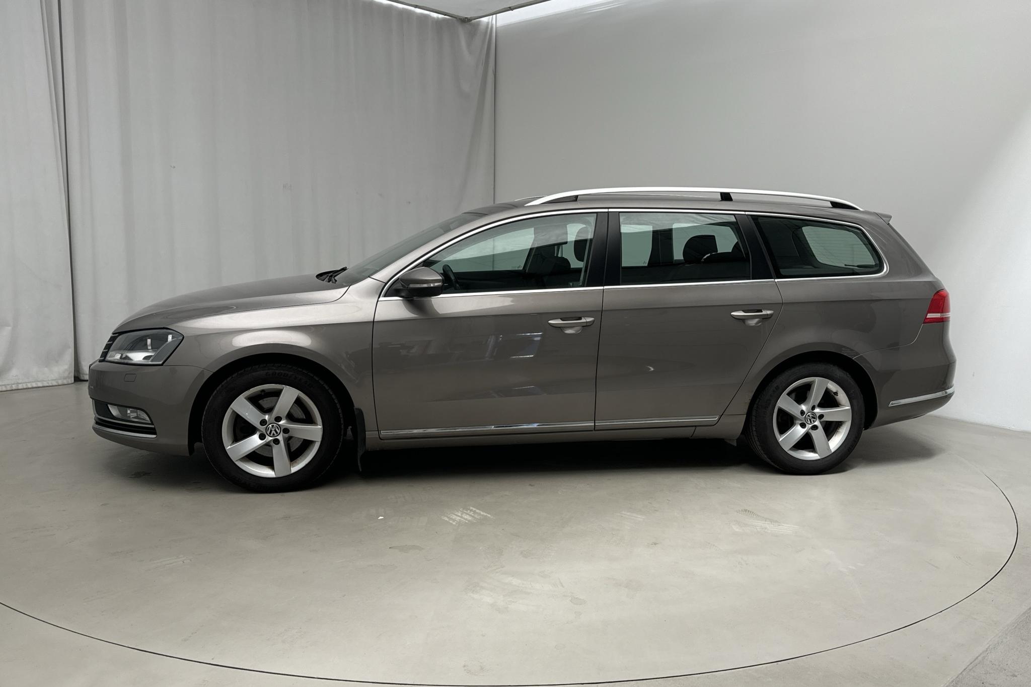 VW Passat 2.0 TDI BlueMotion Technology Variant (140hk) - 185 580 km - Manuaalinen - Light Brown - 2011