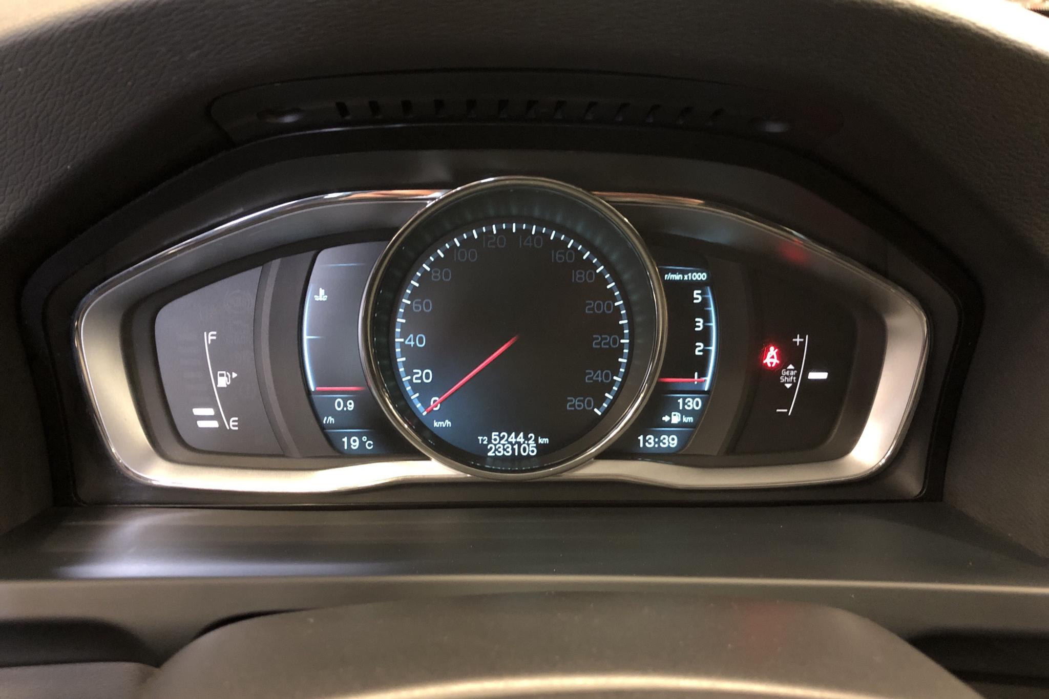 Volvo V60 D4 (181hk) - 233 100 km - Manualna - czarny - 2014