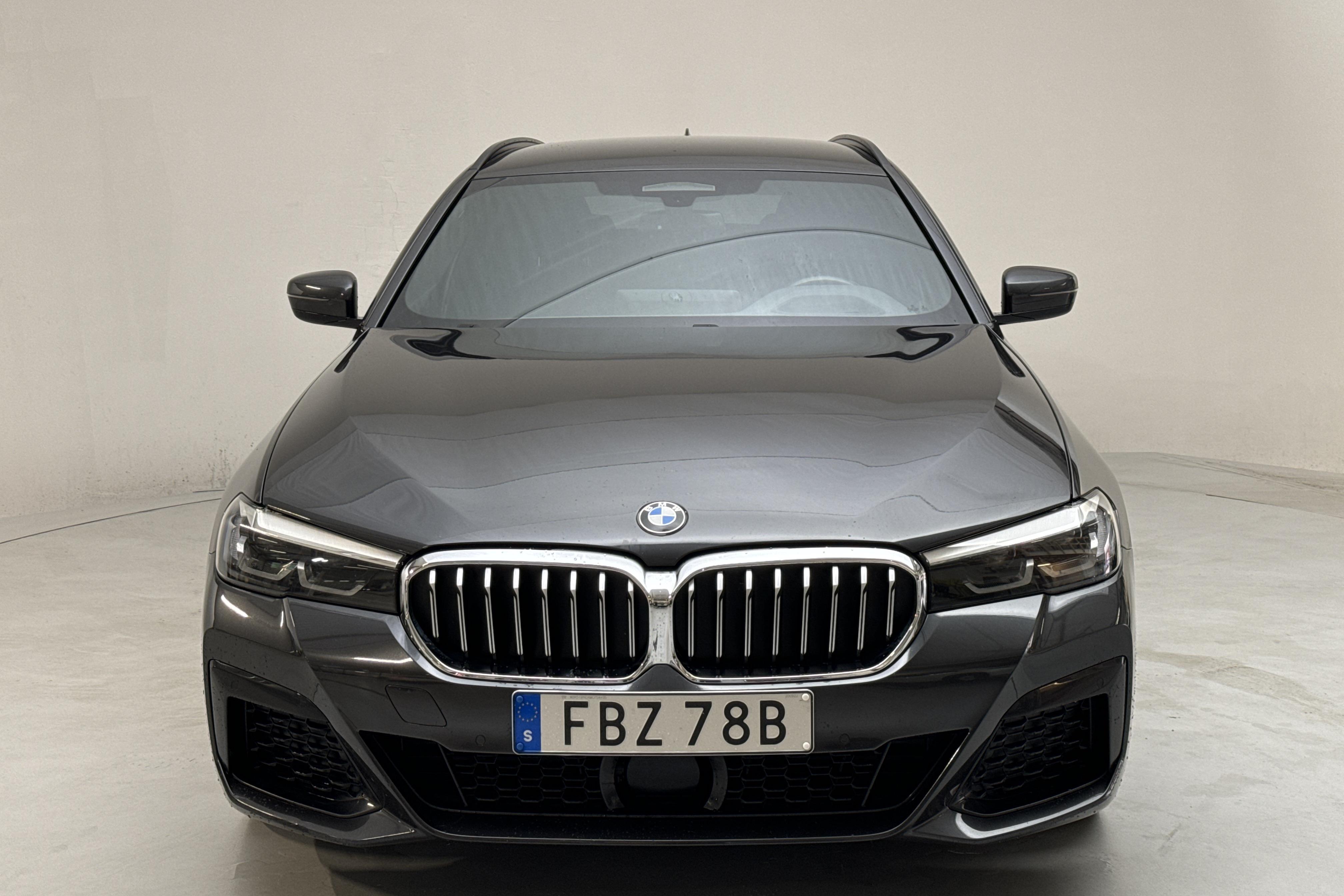 BMW 520d xDrive Touring, G31 LCI (190hk+11hk) - 8 713 mil - Automat - grå - 2021