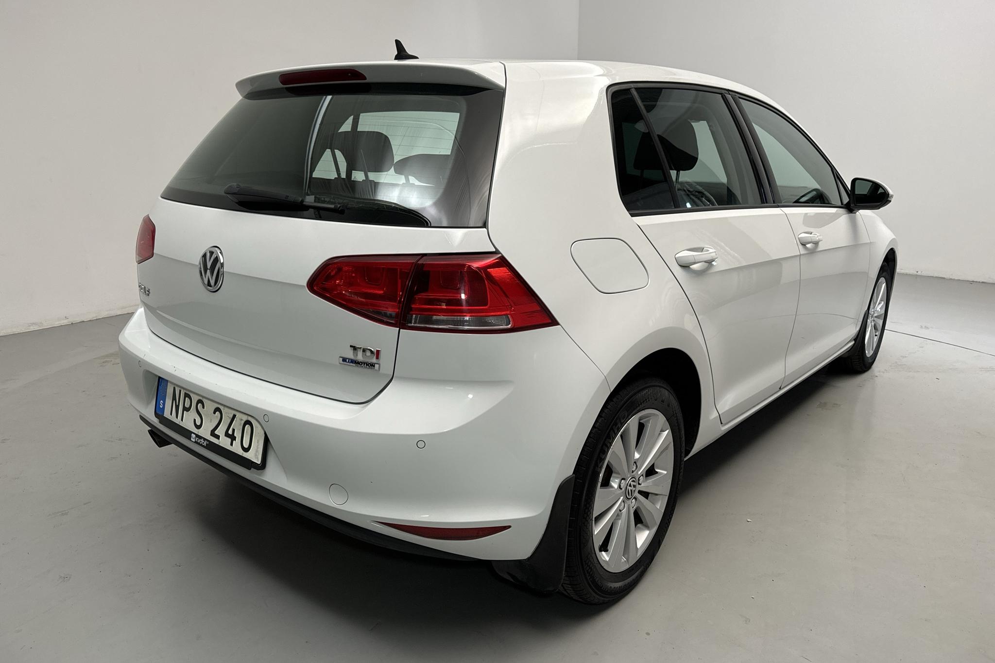 VW Golf VII 1.6 TDI BlueMotion Technology 5dr (105hk) - 11 547 mil - Automat - vit - 2015