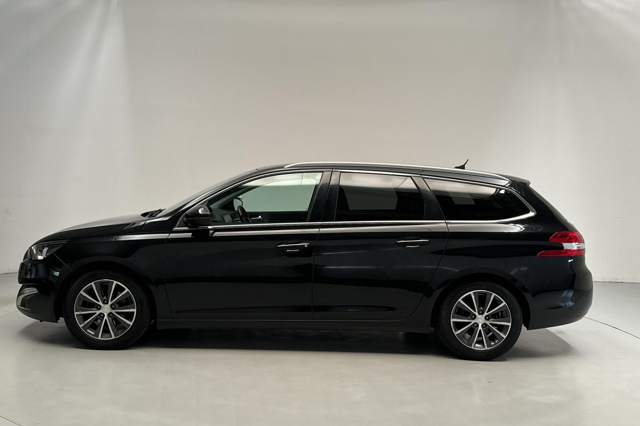 Peugeot 308 SW PureTech (130hk) - 12 503 mil - Automat - svart - 2015