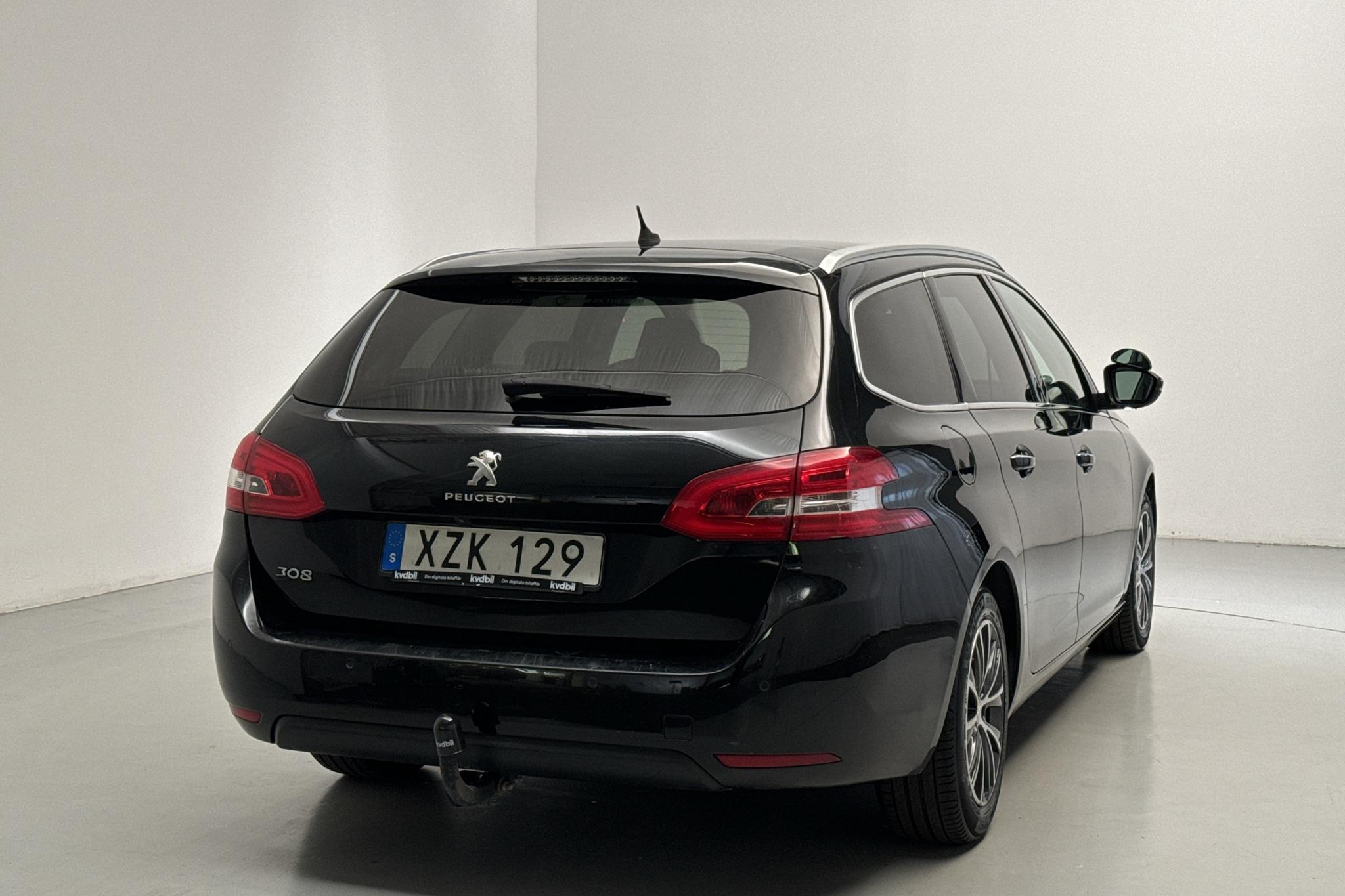 Peugeot 308 SW PureTech (130hk) - 125 030 km - Automaatne - must - 2015