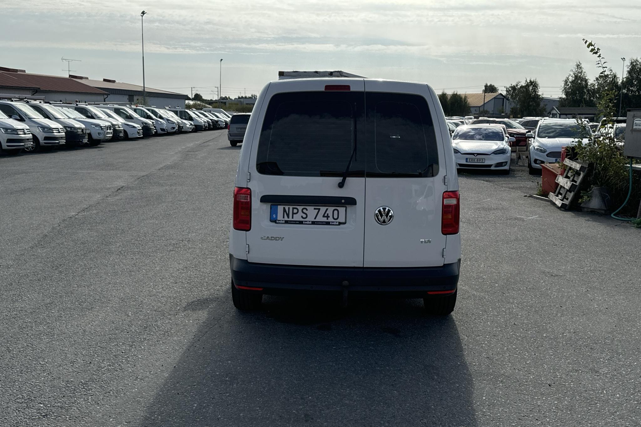 VW Caddy 1.6 TDI Skåp (102hk) - 23 124 mil - Automat - vit - 2016