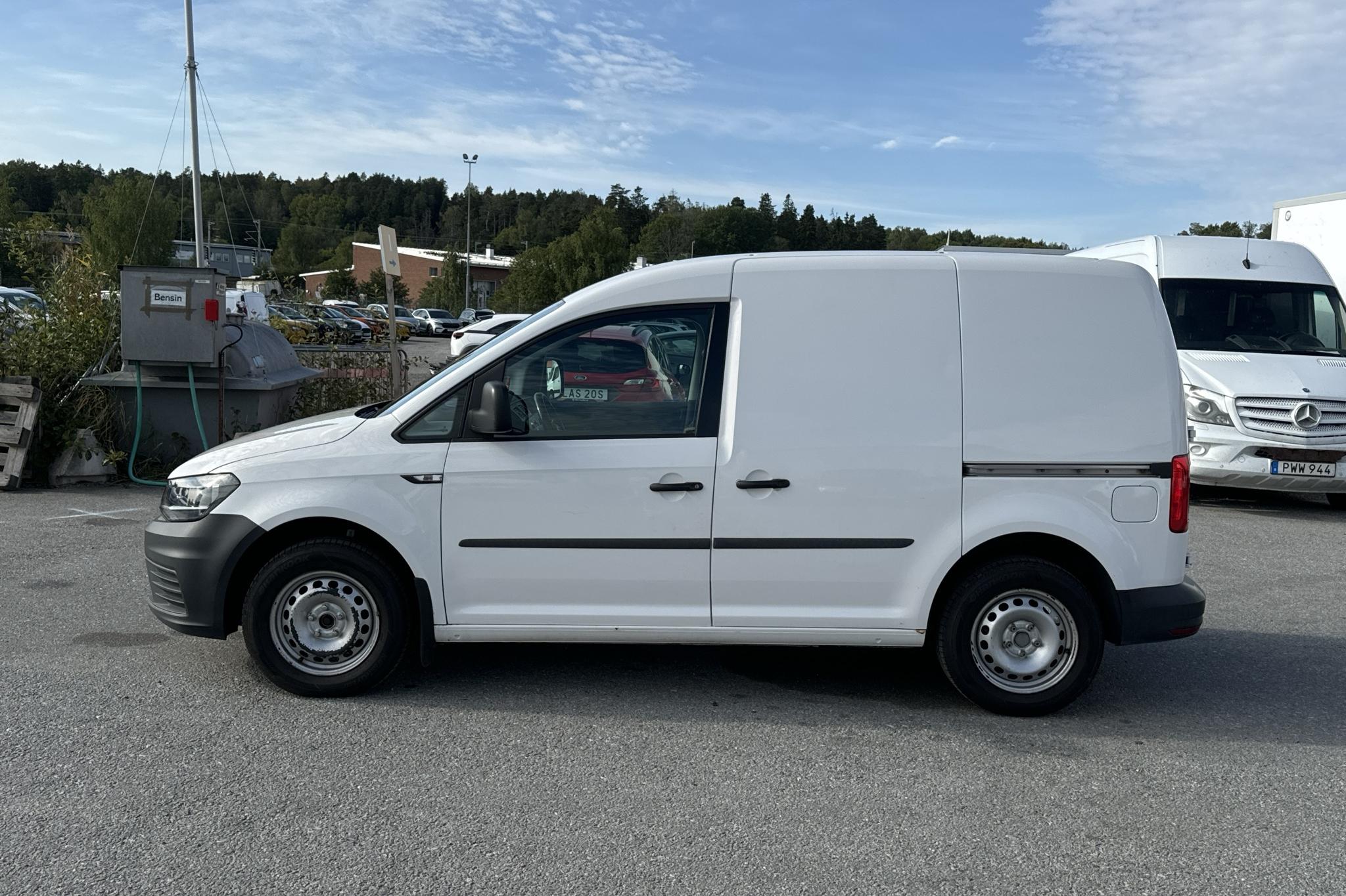 VW Caddy 1.6 TDI Skåp (102hk) - 231 240 km - Automaattinen - valkoinen - 2016