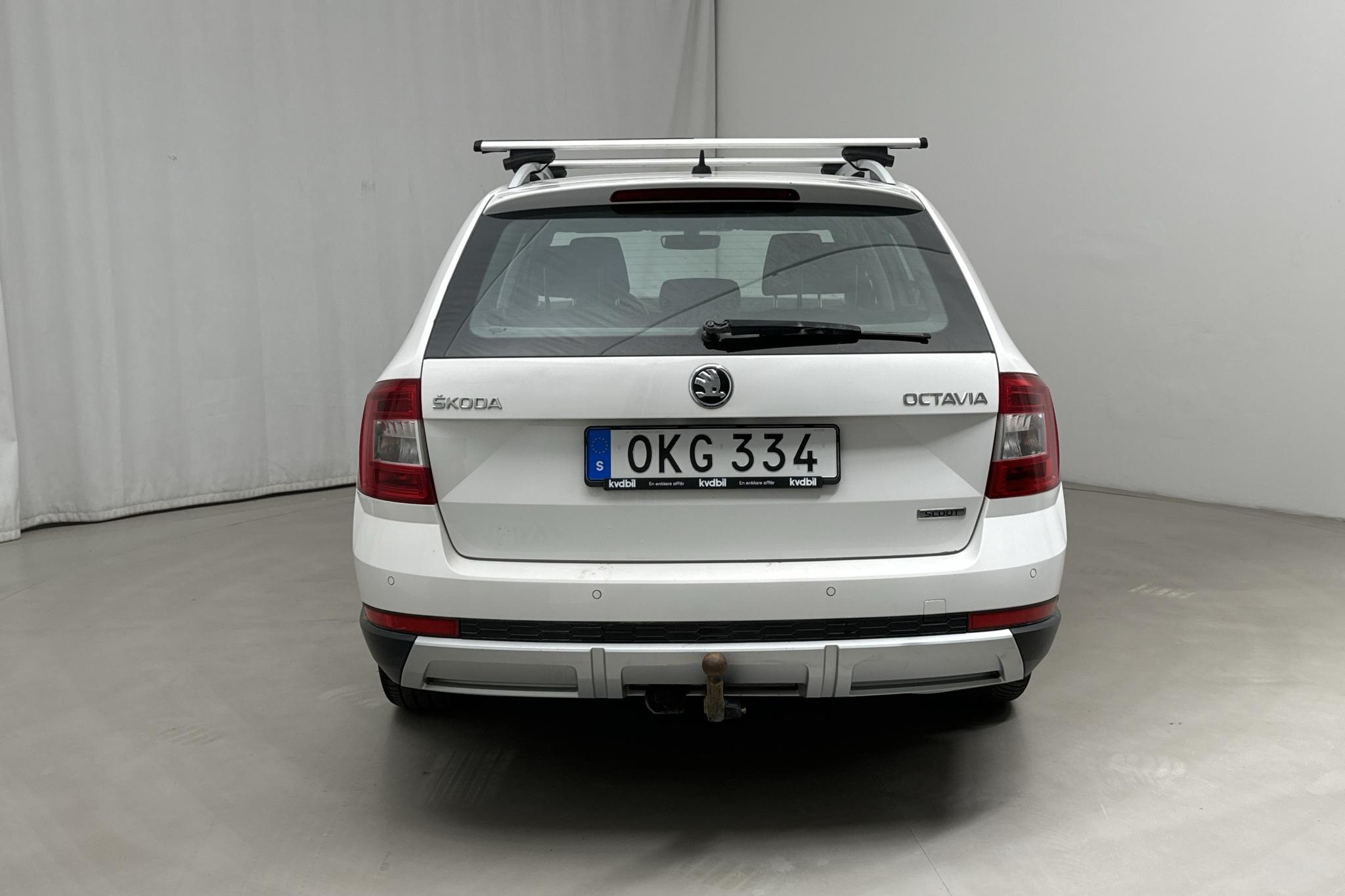 Skoda Octavia Scout II 2.0 TDI 4X4 (150hk) - 230 720 km - Manuaalinen - valkoinen - 2017