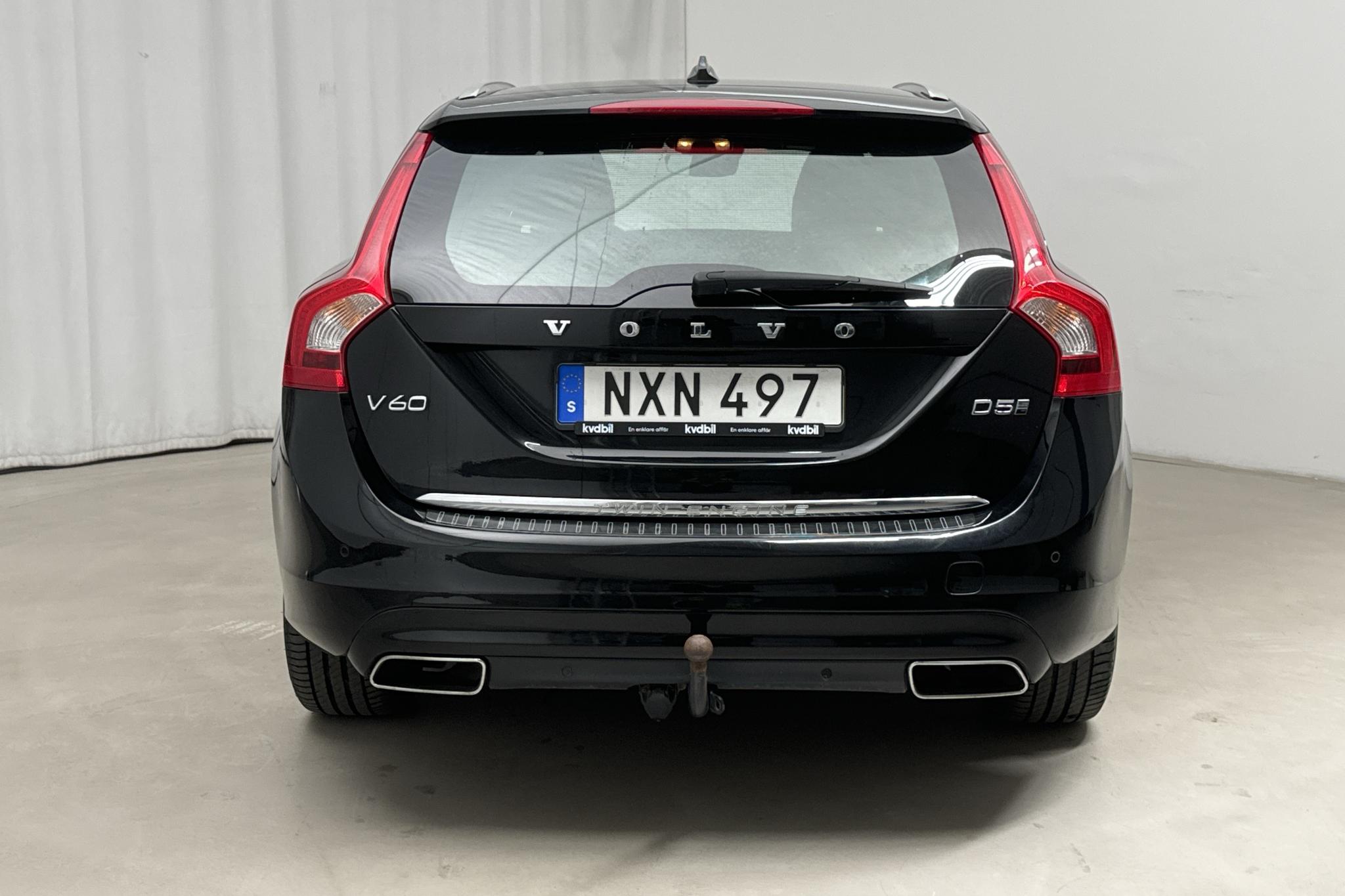 Volvo V60 D5 AWD Twin Engine (231hk) - 137 230 km - Automatyczna - czarny - 2016