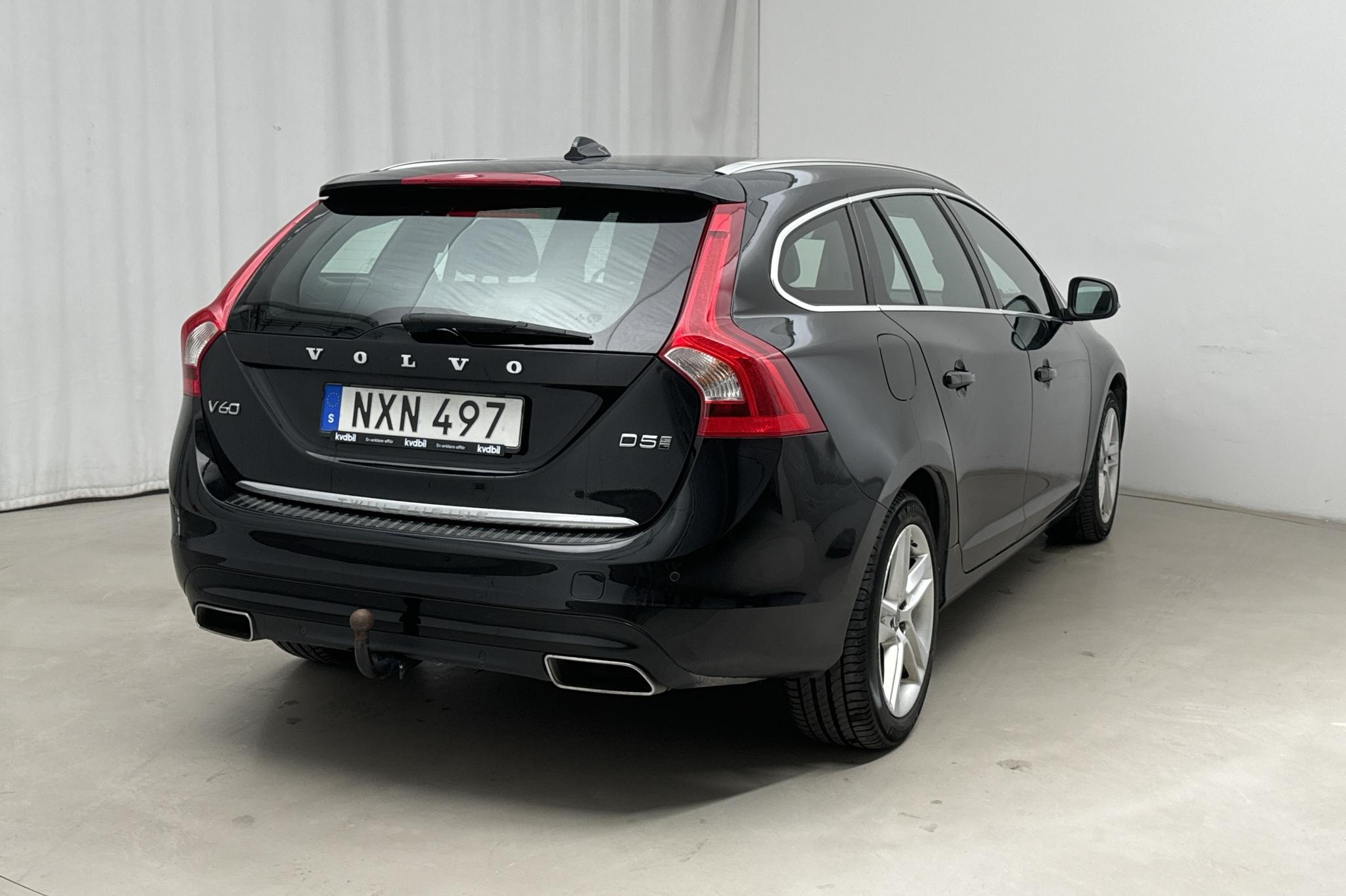 Volvo V60 D5 AWD Twin Engine (231hk) - 137 230 km - Automaattinen - musta - 2016