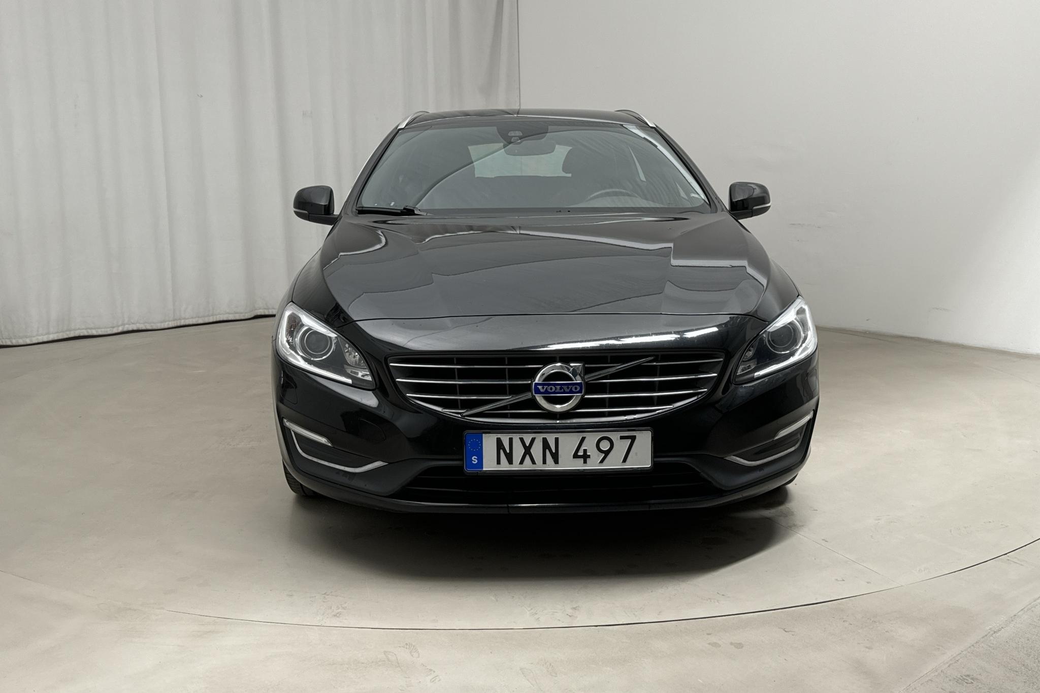 Volvo V60 D5 AWD Twin Engine (231hk) - 137 230 km - Automaatne - must - 2016