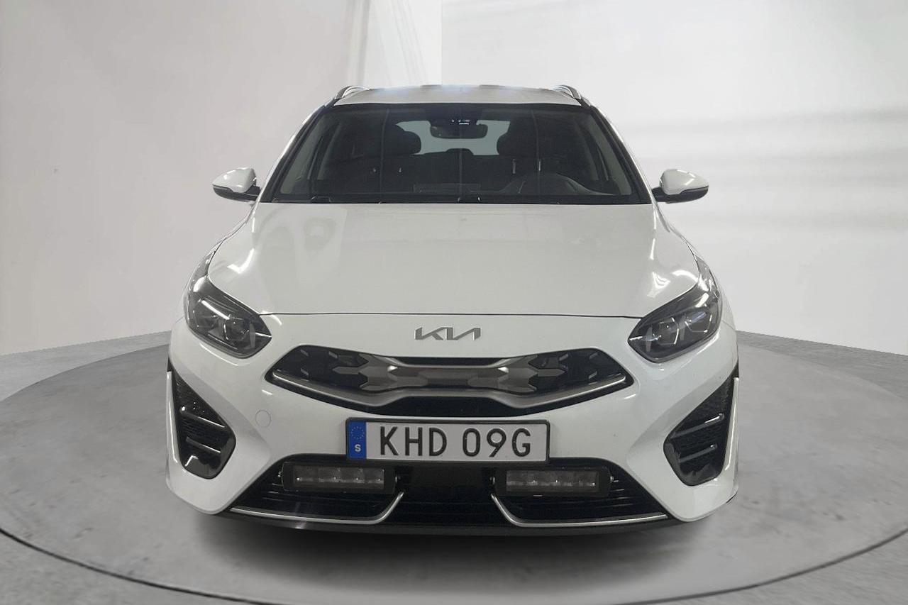 KIA Ceed 1.6 Plug-in Hybrid SW (141hk) - 64 430 km - Automatyczna - biały - 2023