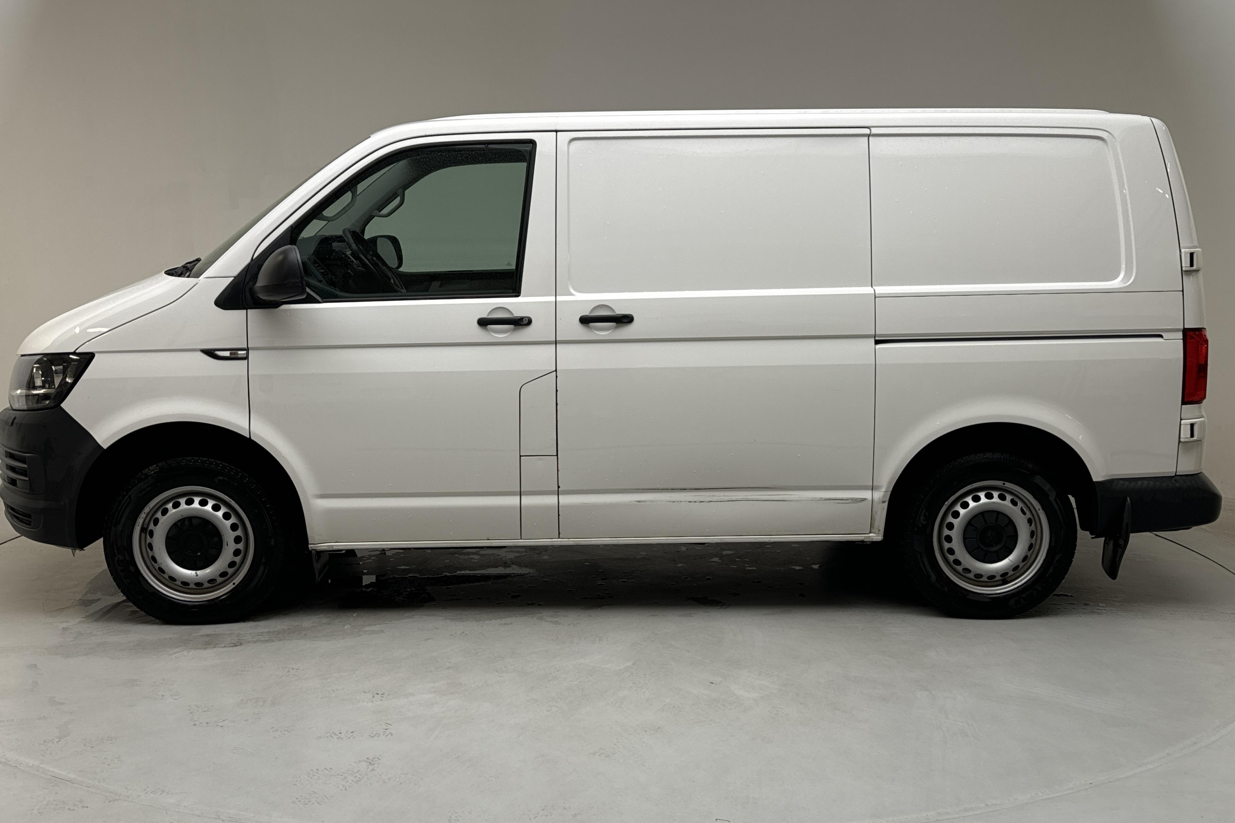 VW Transporter T6 2.0 TDI BMT Skåp (150hk) - 83 090 km - Automatyczna - biały - 2019