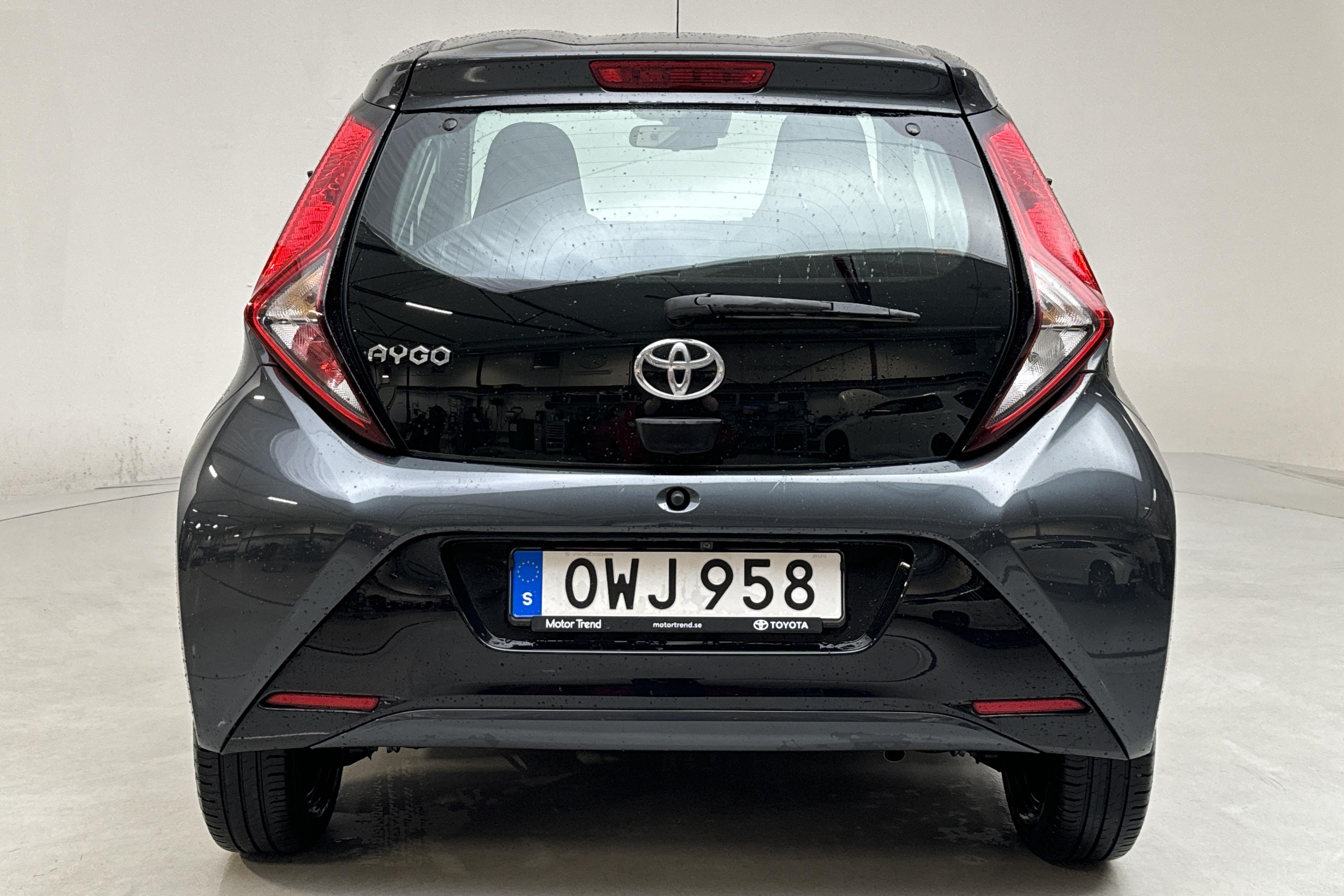 Toyota Aygo 1.0 5dr (72hk) - 42 690 km - Manualna - Dark Grey - 2021