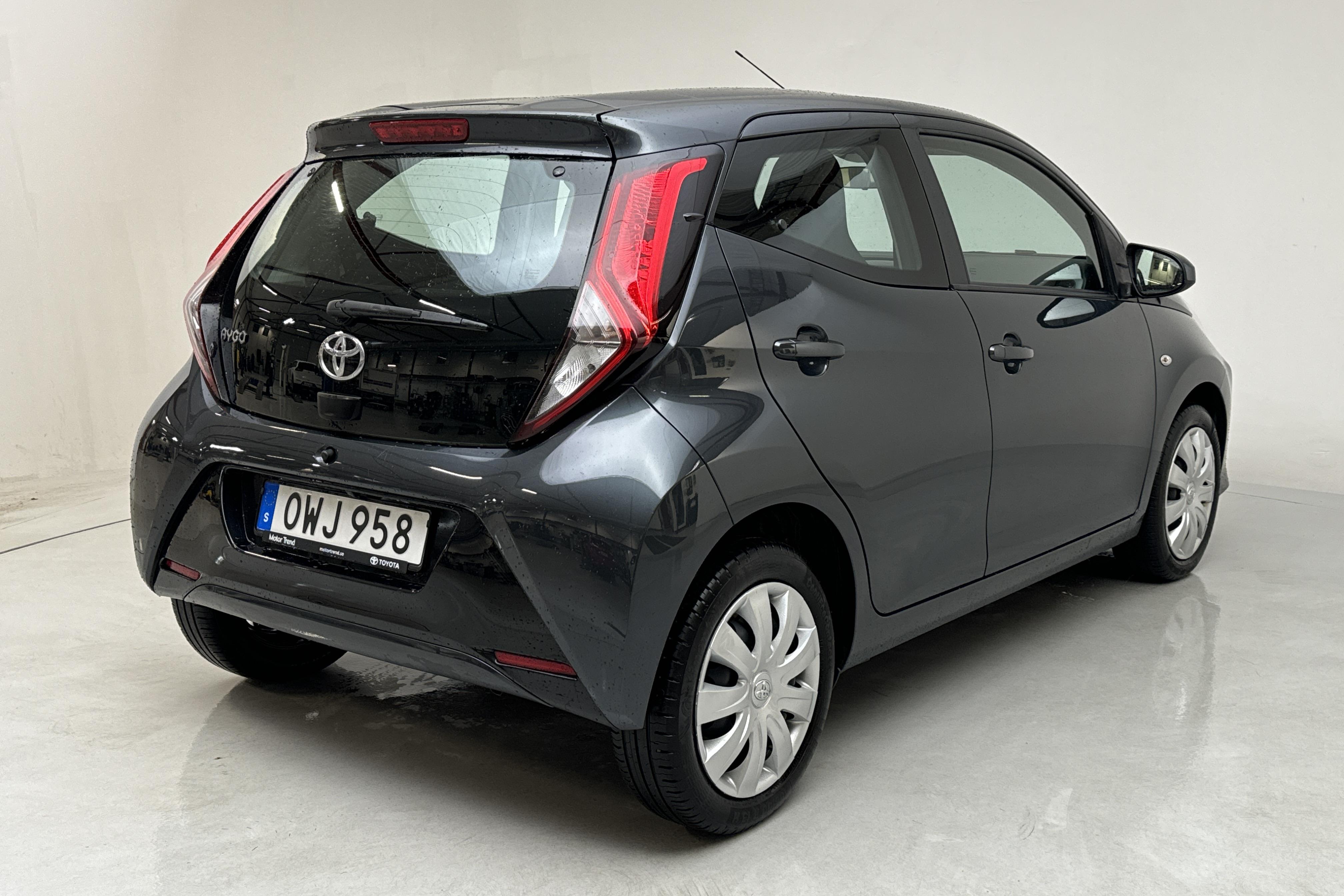 Toyota Aygo 1.0 5dr (72hk) - 42 690 km - Manual - Dark Grey - 2021