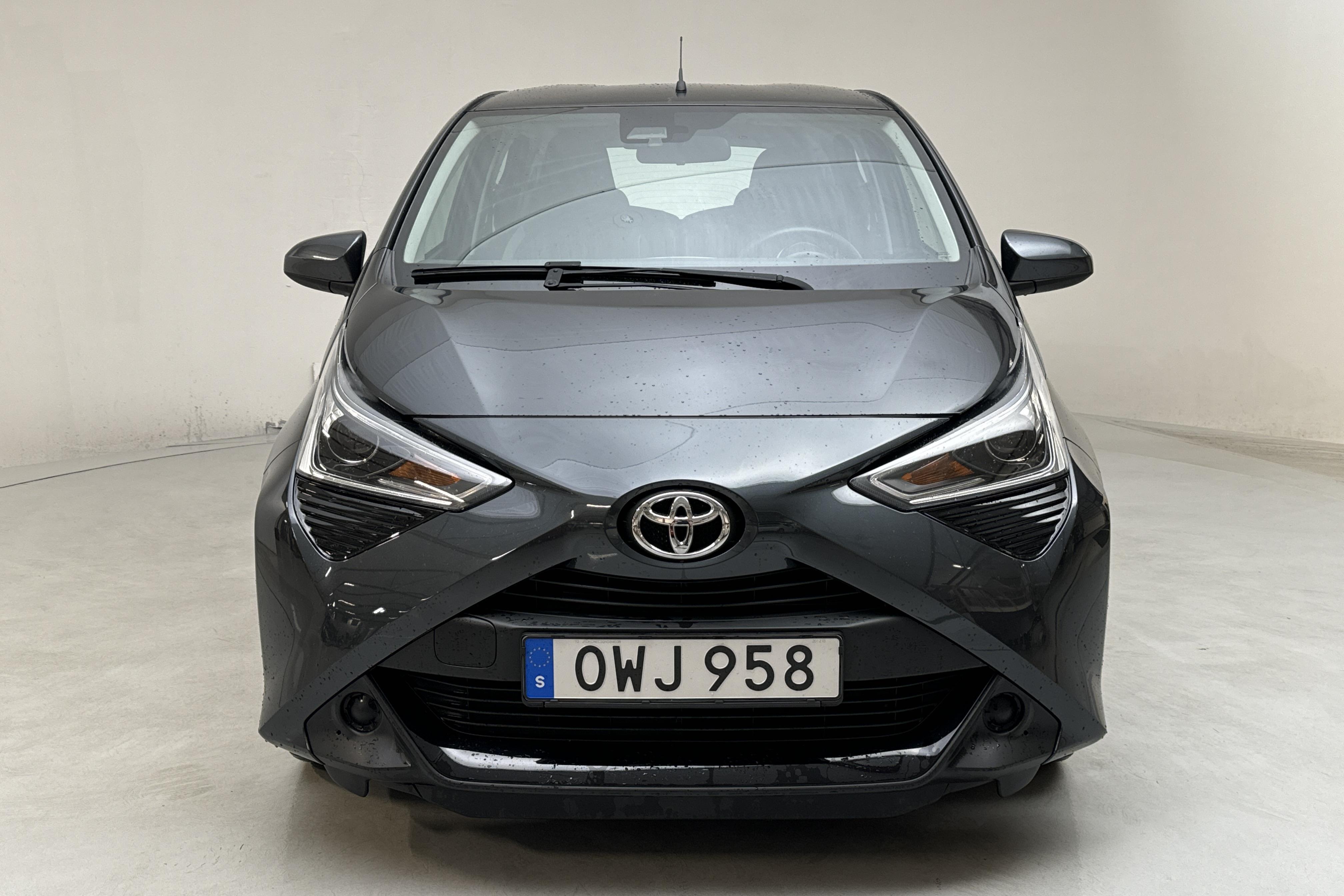 Toyota Aygo 1.0 5dr (72hk) - 42 690 km - Manualna - Dark Grey - 2021