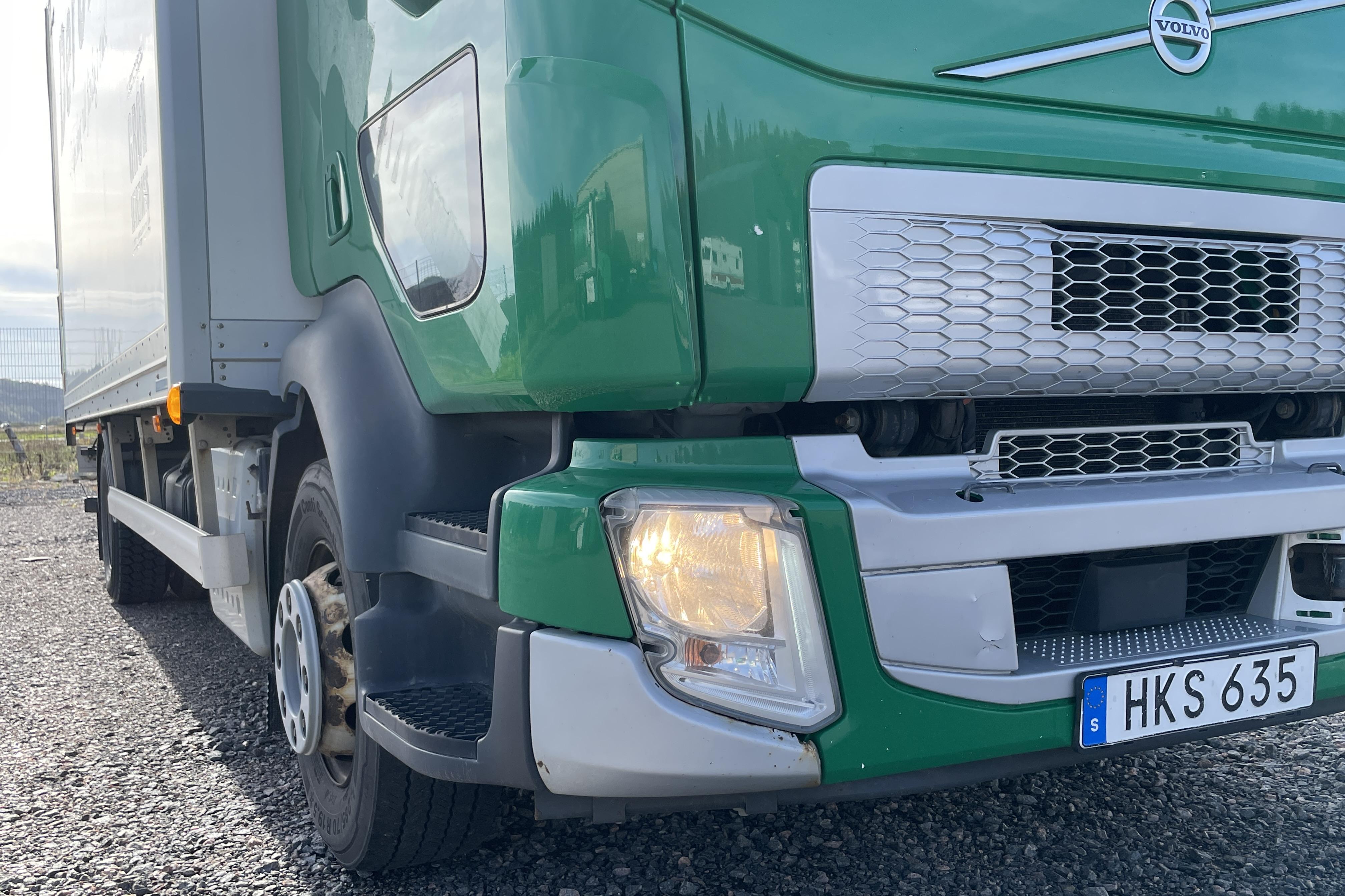 Volvo FL - 589 139 km - Automatyczna - zielony - 2017