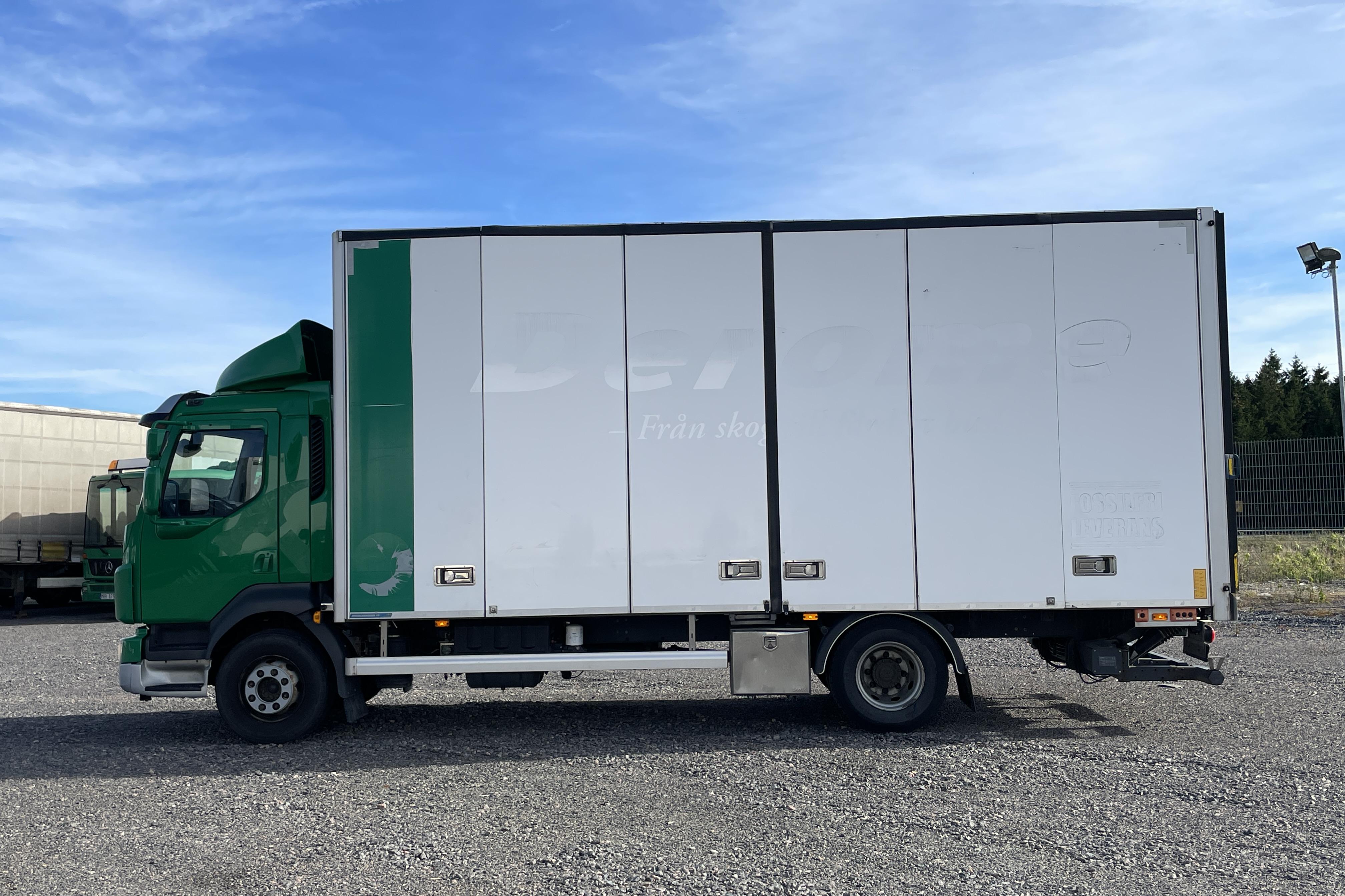 Volvo FL - 589 139 km - Automaatne - roheline - 2017