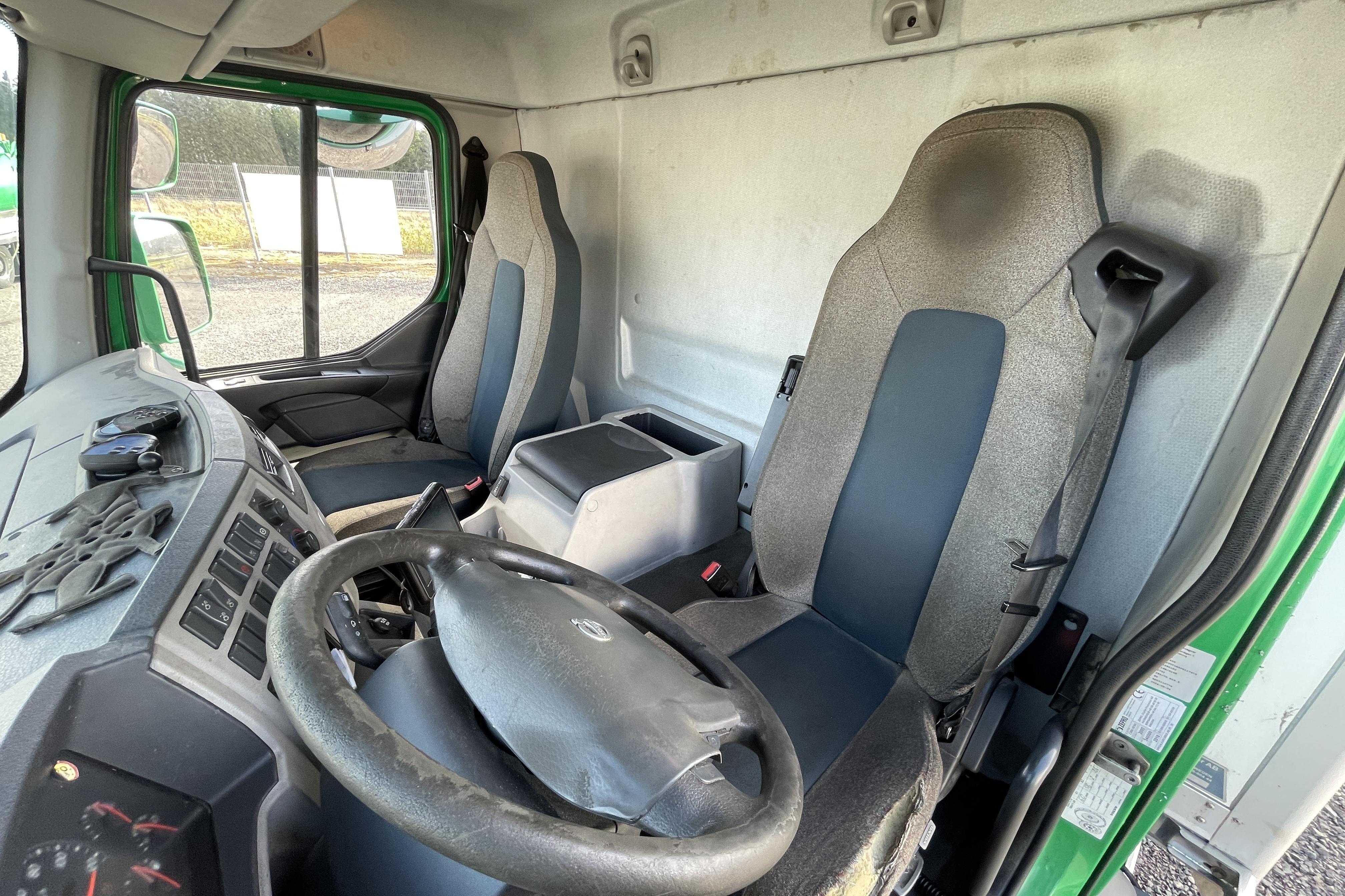 Volvo FL - 589 139 km - Automaatne - roheline - 2017