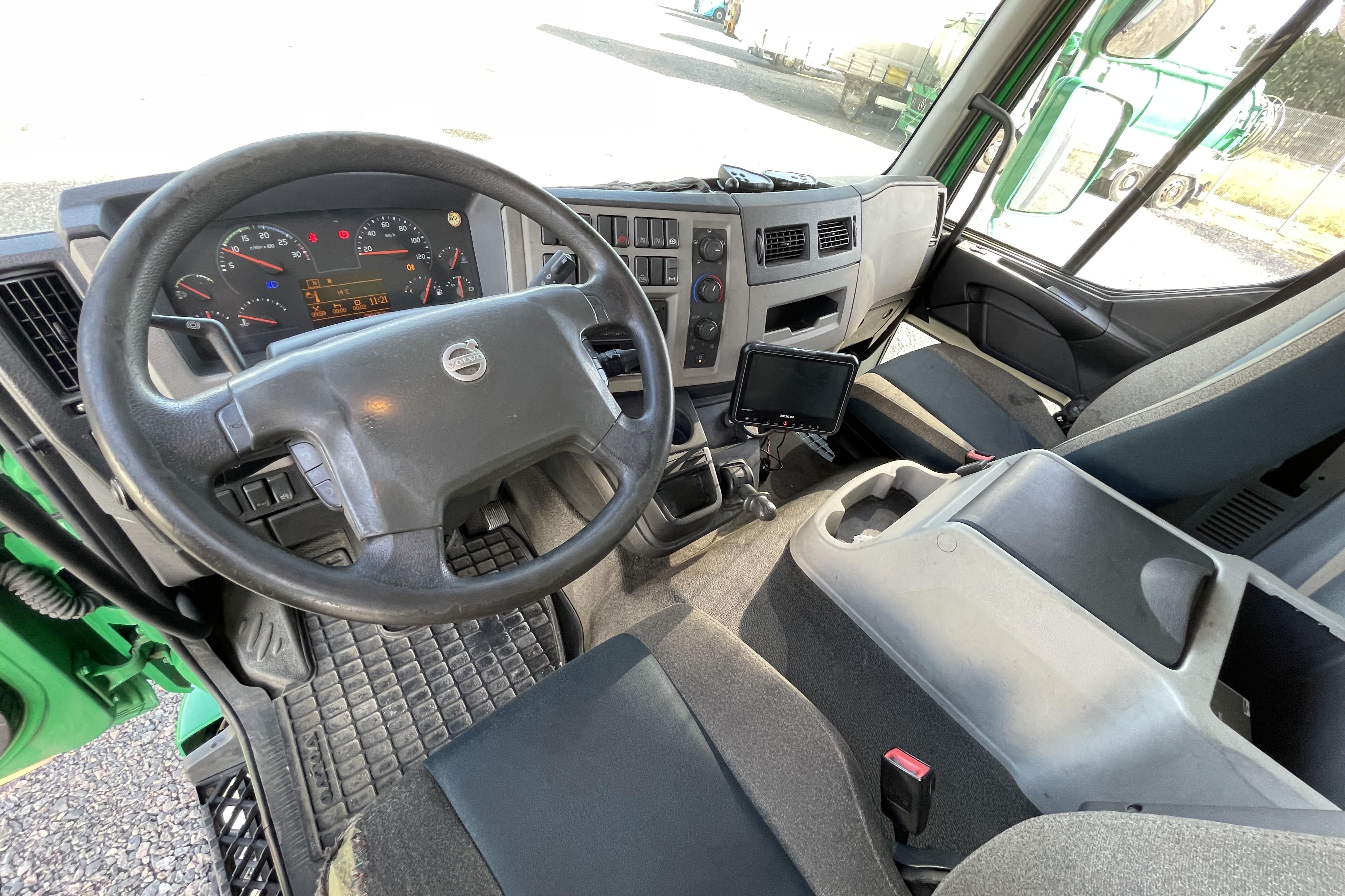 Volvo FL - 589 139 km - Automatyczna - zielony - 2017