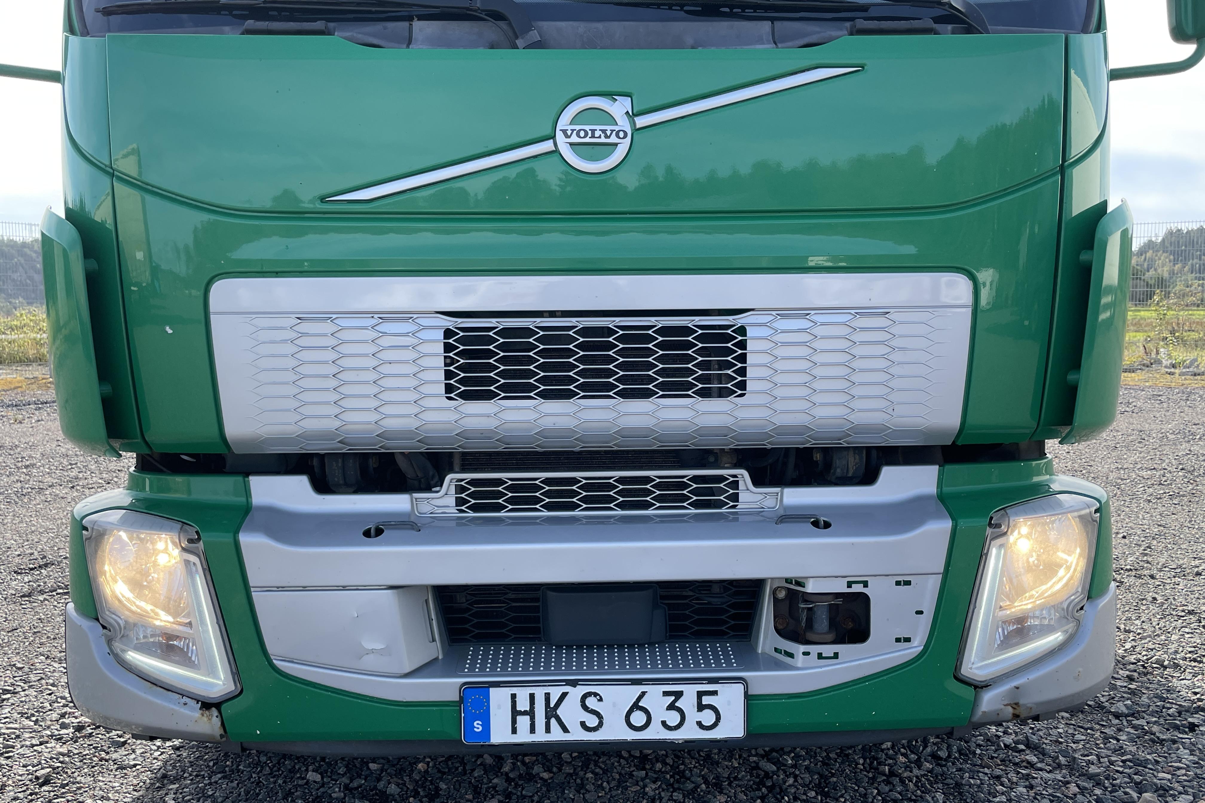 Volvo FL - 589 139 km - Automatyczna - zielony - 2017