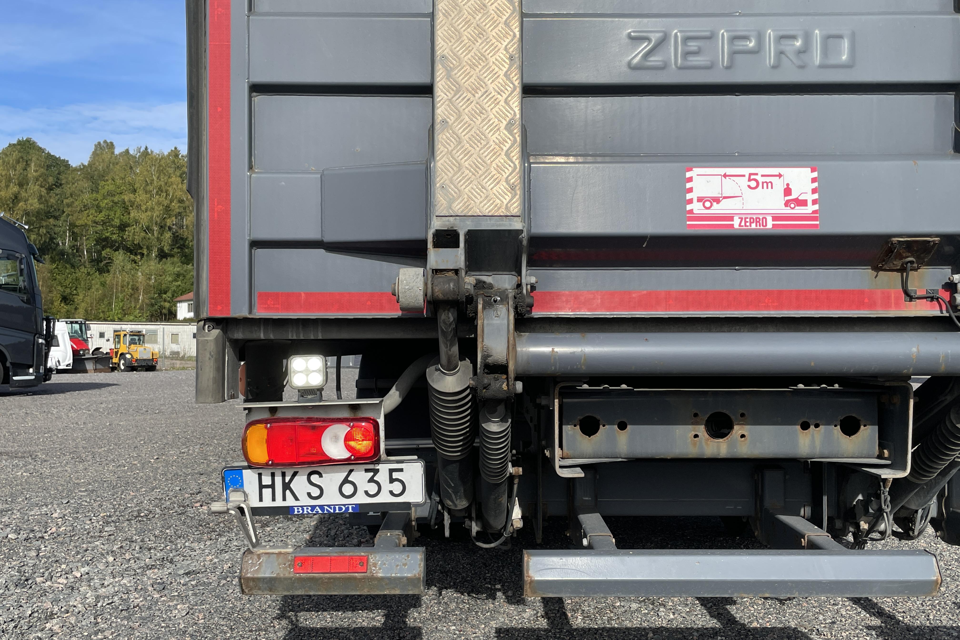 Volvo FL - 589 139 km - Automatyczna - zielony - 2017