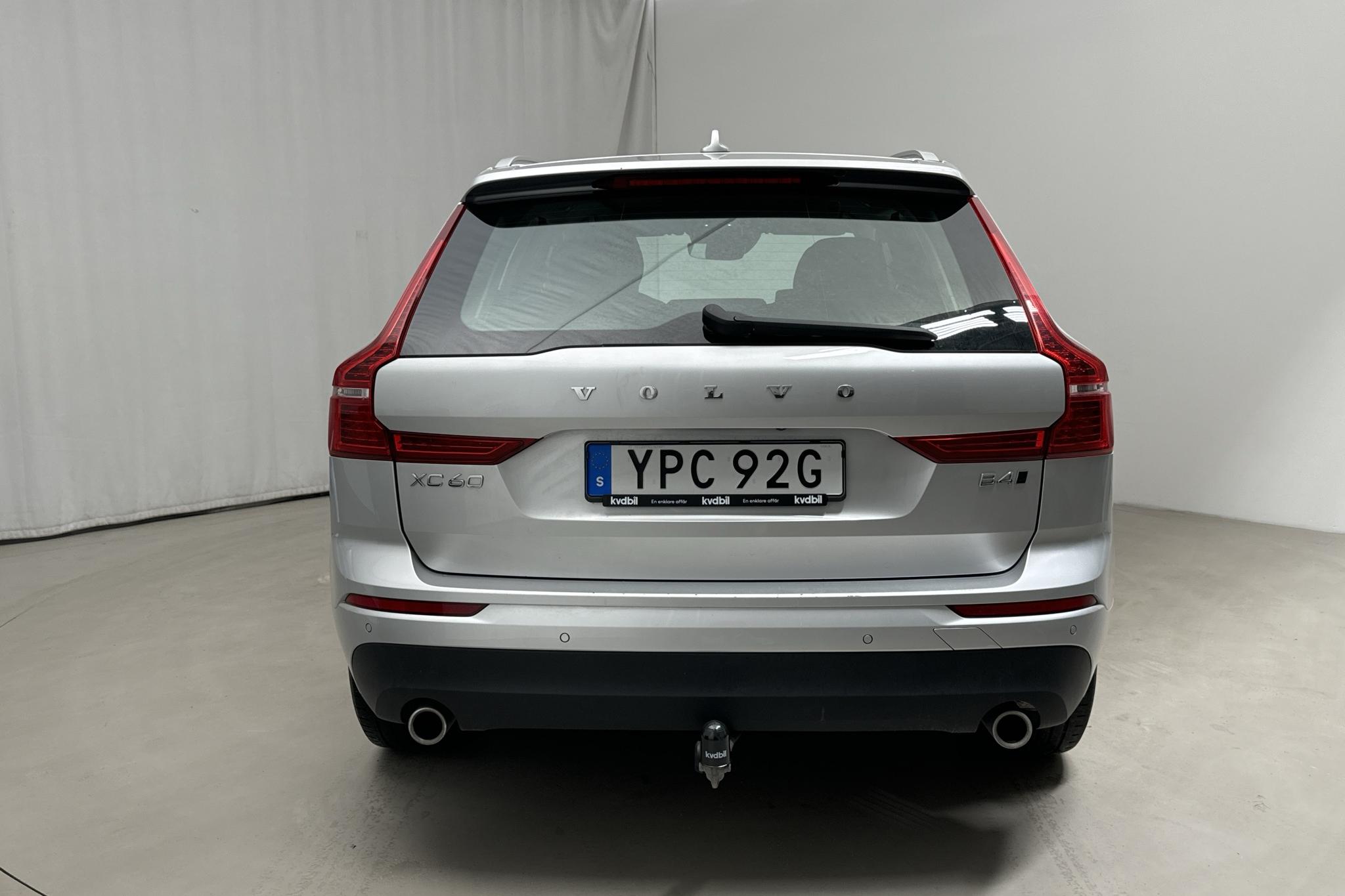 Volvo XC60 B4 AWD Mildhybrid, Diesel (197hk) - 144 840 km - Automatyczna - srebro - 2020