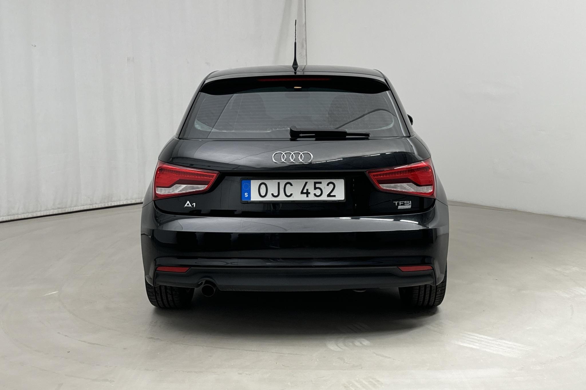 Audi A1 1.0 TFSI Sportback (95hk) - 103 810 km - Manuaalinen - musta - 2017