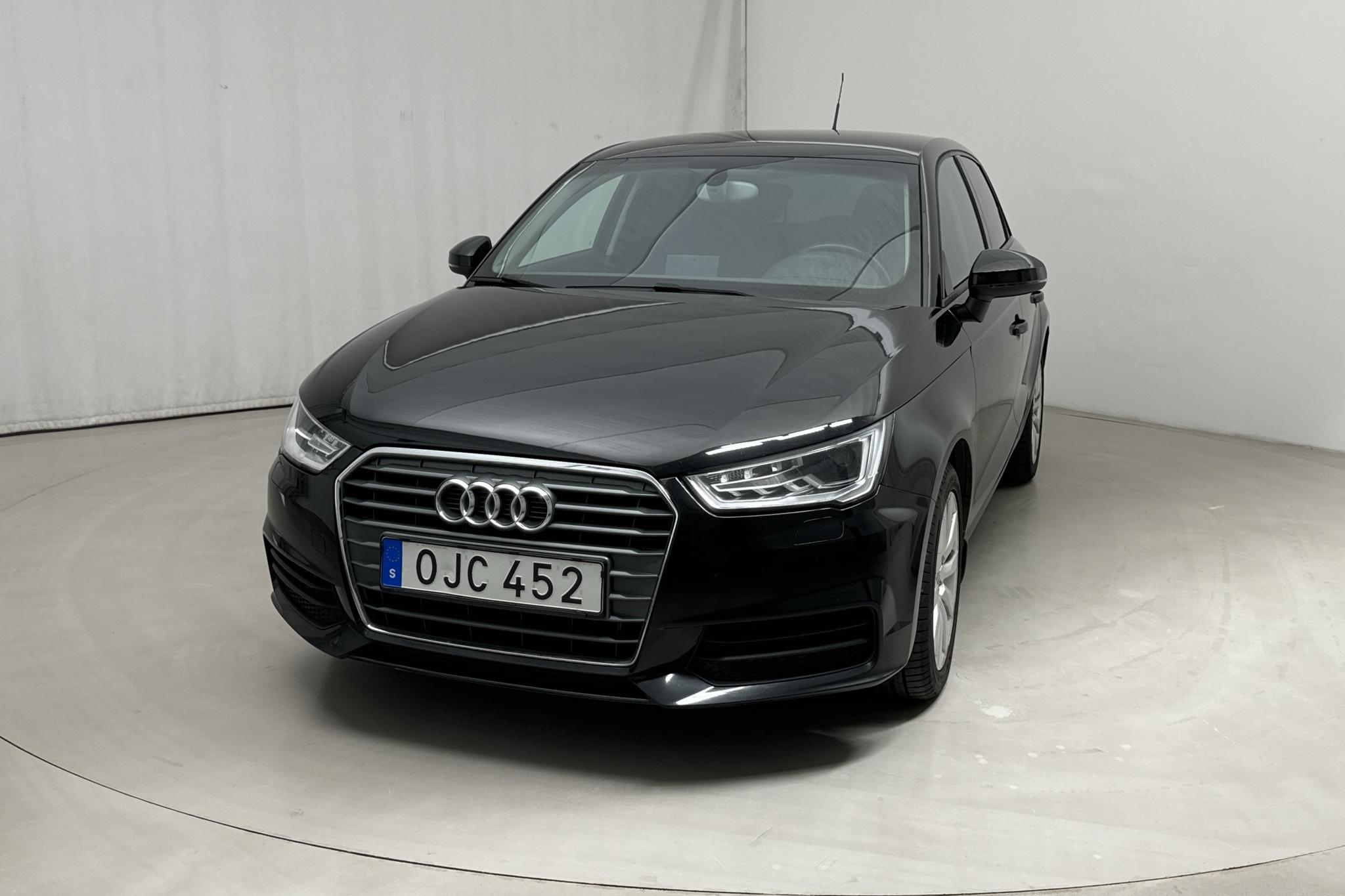 Audi A1 1.0 TFSI Sportback (95hk) - 10 381 mil - Manuell - svart - 2017