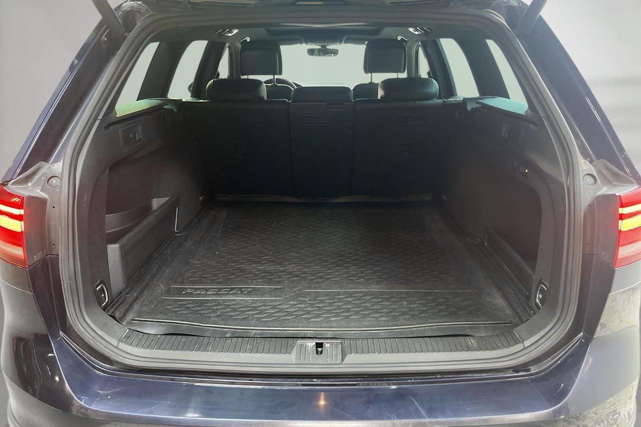 VW Passat Alltrack 2.0 TDI 4MOTION (190hk) - 135 480 km - Automatyczna - Dark Blue - 2017