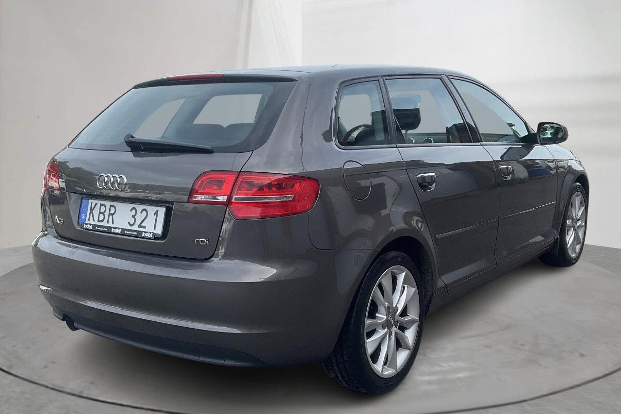 Audi A3 1.6 TDI Sportback (105hk) - 16 090 mil - Automat - grå - 2011