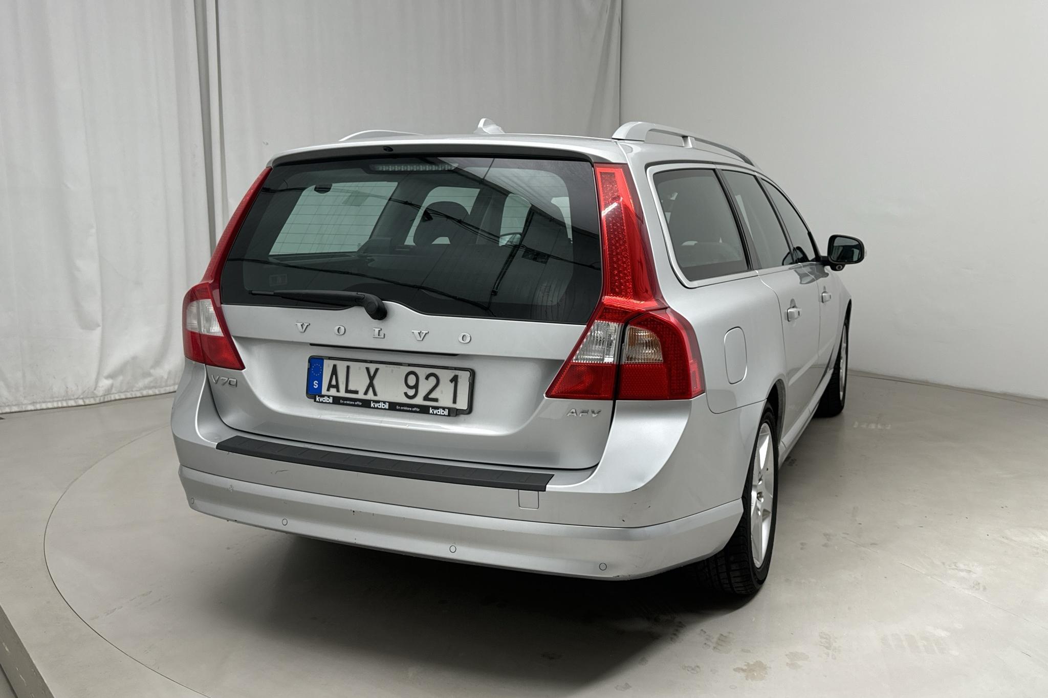 Volvo V70 II 2.5FT (231hk) - 19 710 mil - Manuell - Light Grey - 2010