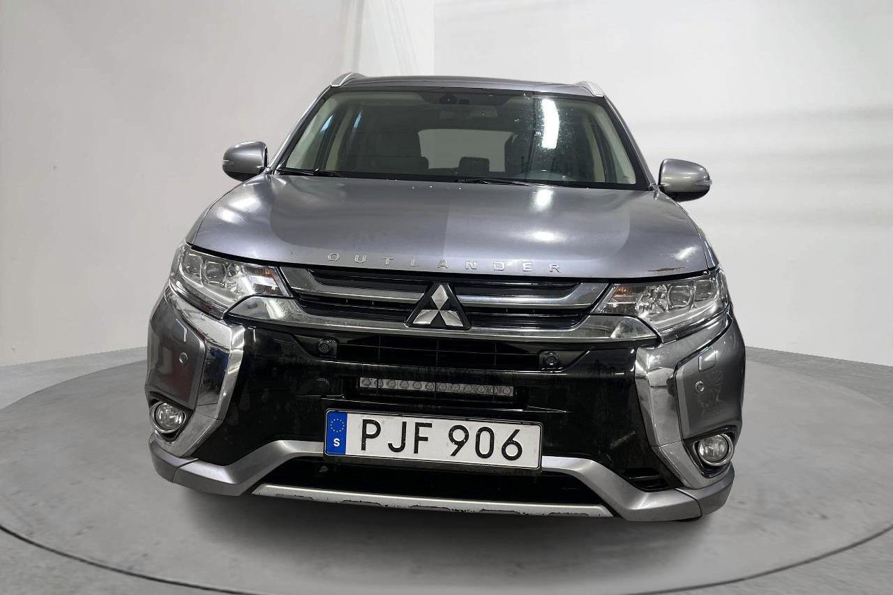 Mitsubishi Outlander 2.0 Plug-in Hybrid 4WD (121hk) - 17 495 mil - Automat - grå - 2017