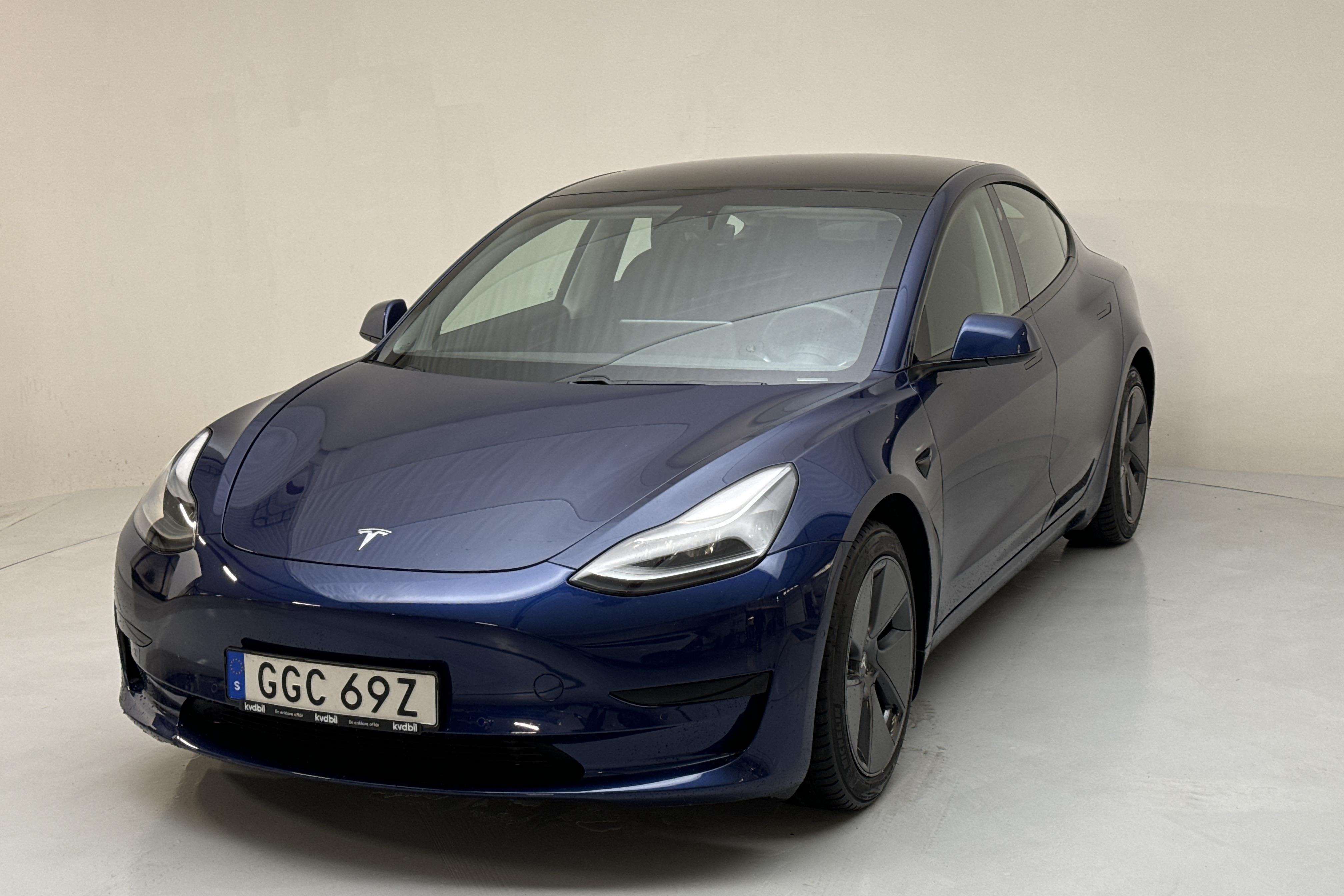 Tesla Model 3 Standard Range RWD - 43 200 km - Automaatne - sinine - 2021