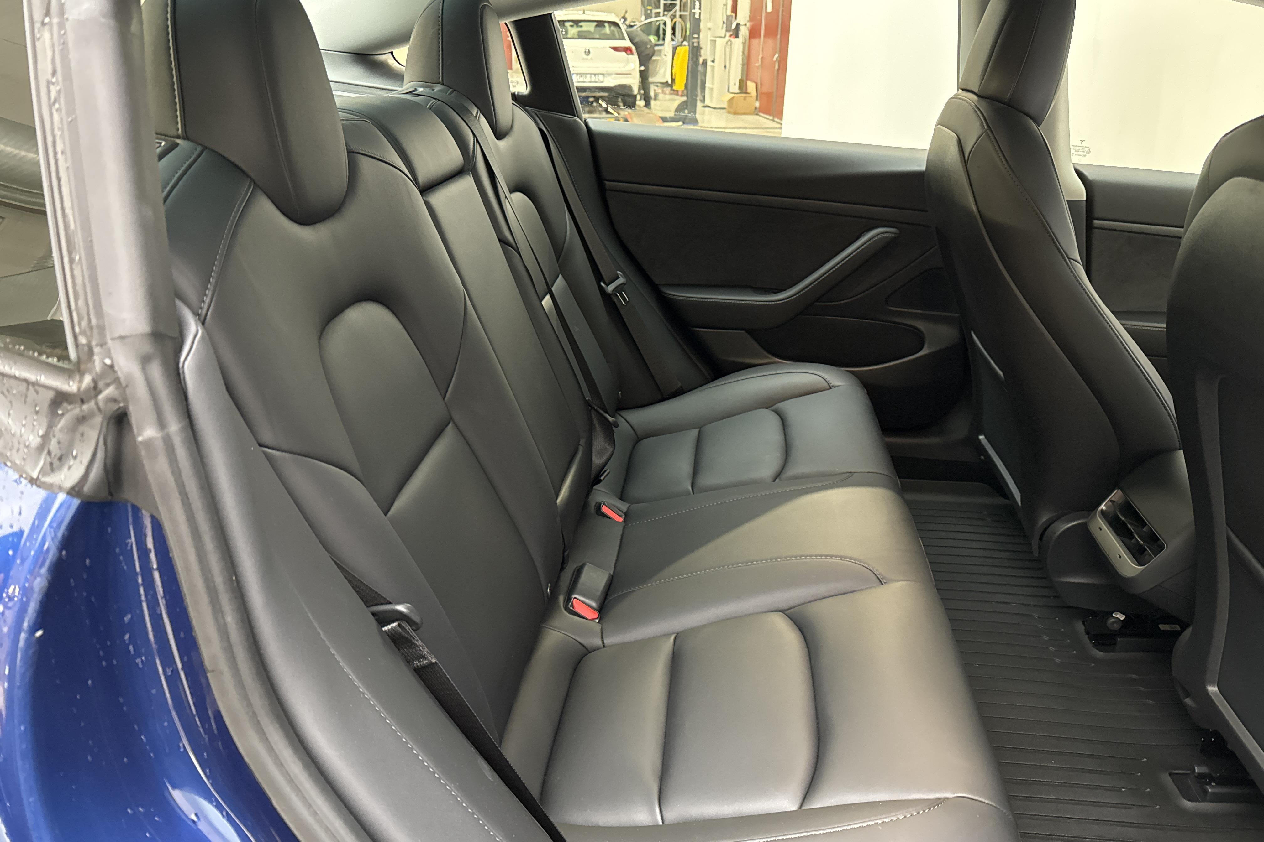 Tesla Model 3 Standard Range RWD - 43 200 km - Automaatne - sinine - 2021