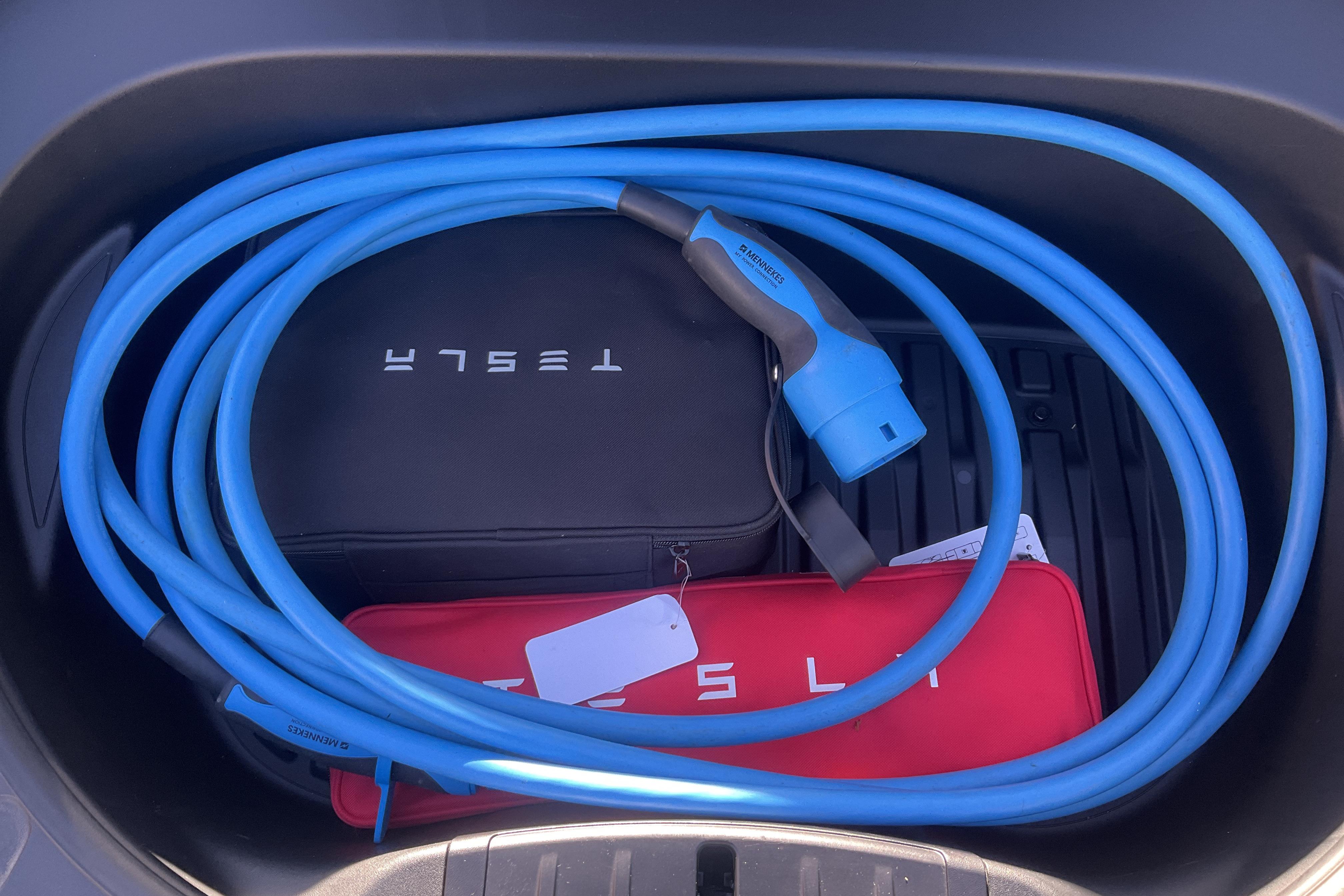 Tesla Model 3 Standard Range RWD - 43 200 km - Automaatne - sinine - 2021