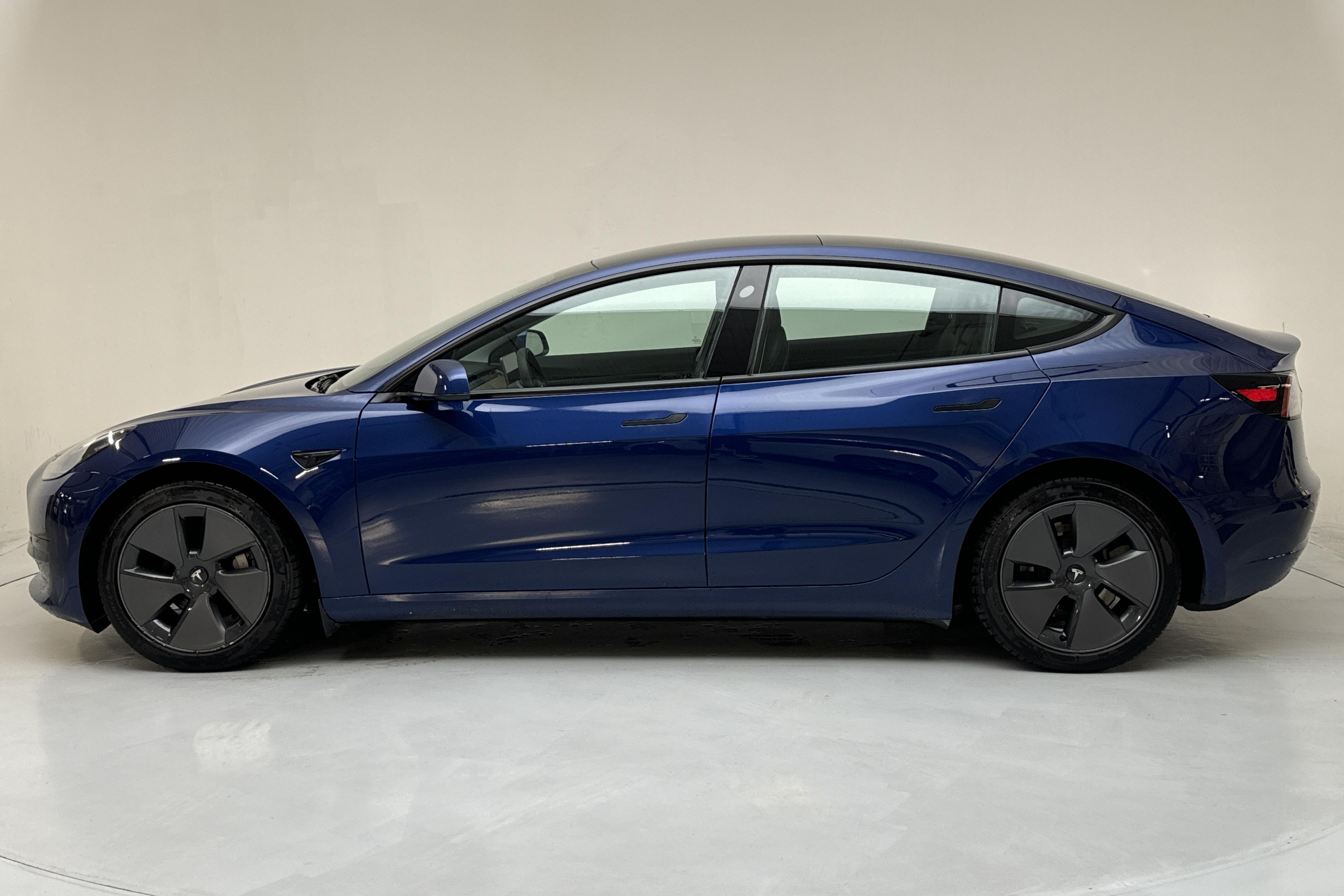 Tesla Model 3 Standard Range RWD - 43 200 km - Automatic - blue - 2021