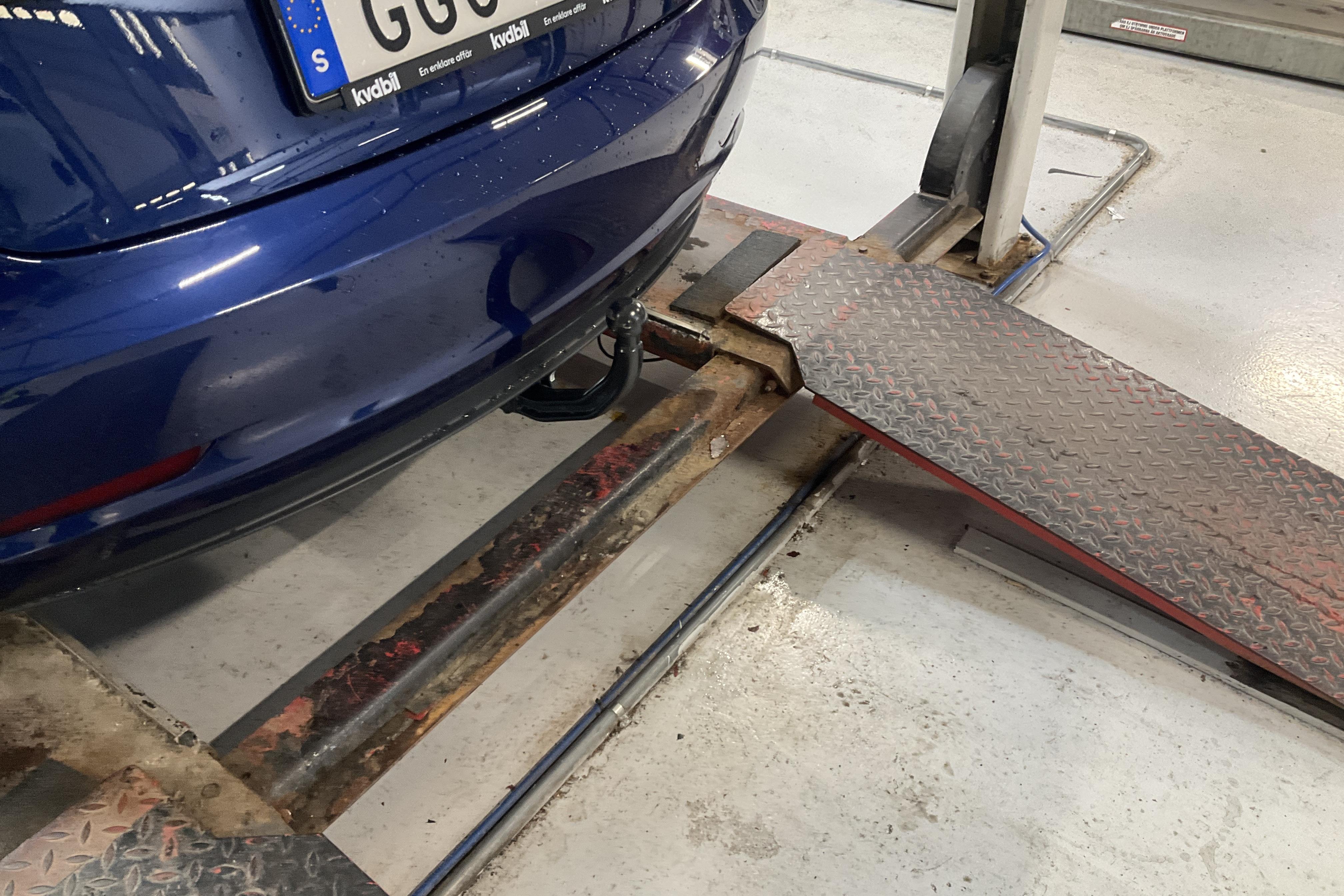 Tesla Model 3 Standard Range RWD - 43 200 km - Automaatne - sinine - 2021