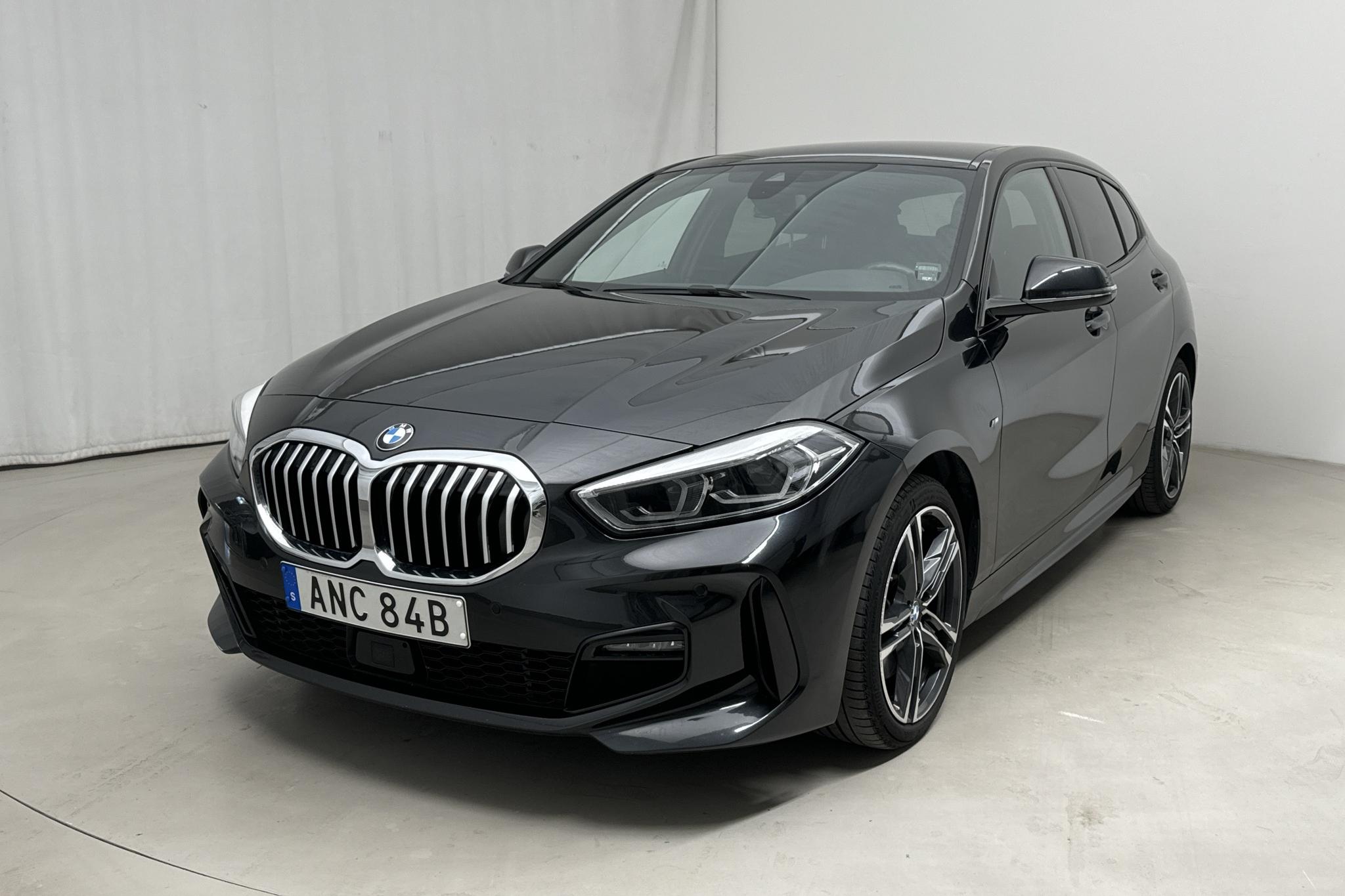 BMW 120d xDrive 5dr, F40 (190hk) - 4 214 mil - Automat - svart - 2021