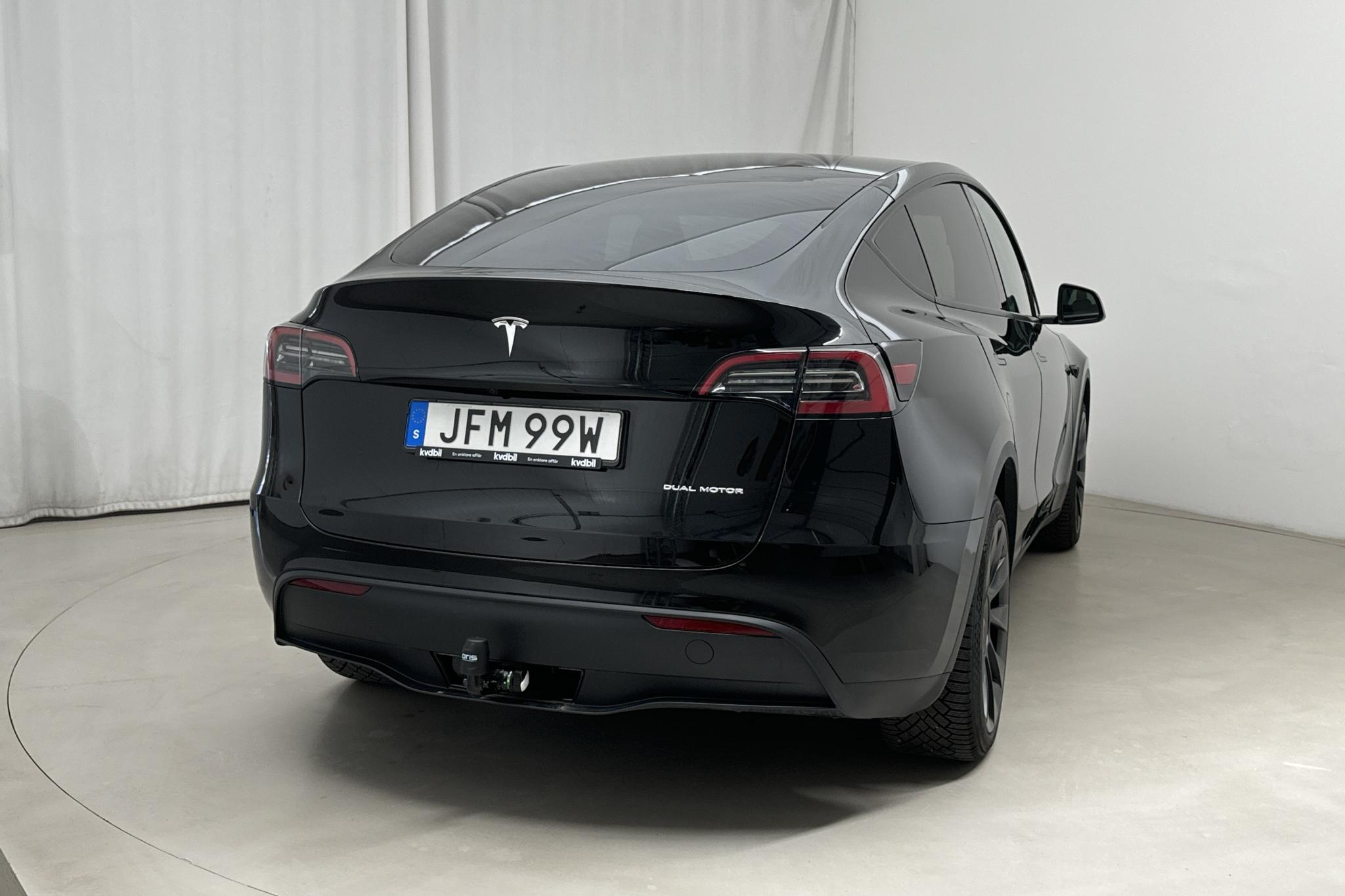 Tesla Model Y Long Range Dual Motor AWD - 1 598 mil - Automat - svart - 2023