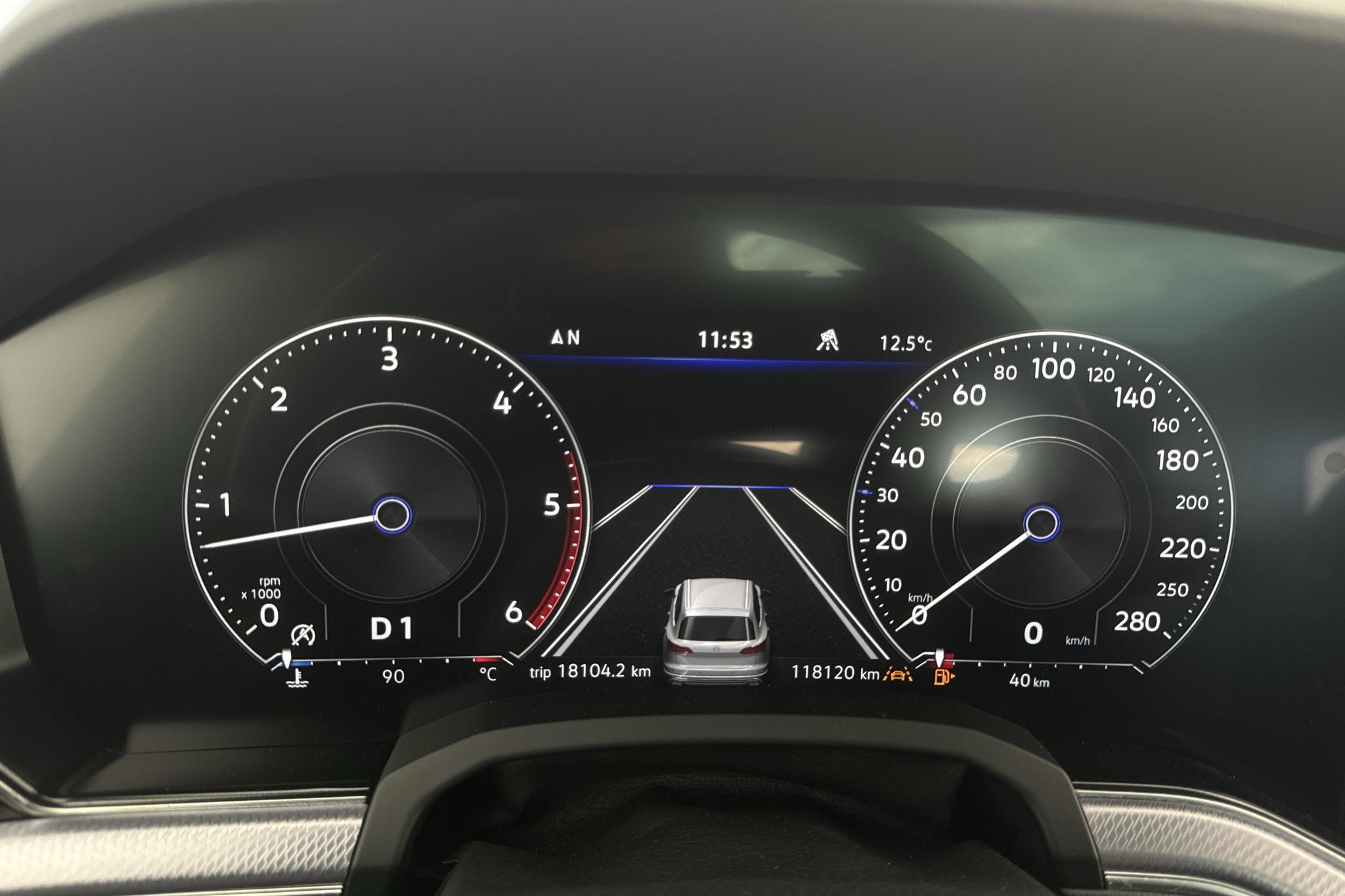 VW Touareg V6 TDI 4Motion (286hk) - 118 120 km - Automatyczna - biały - 2019