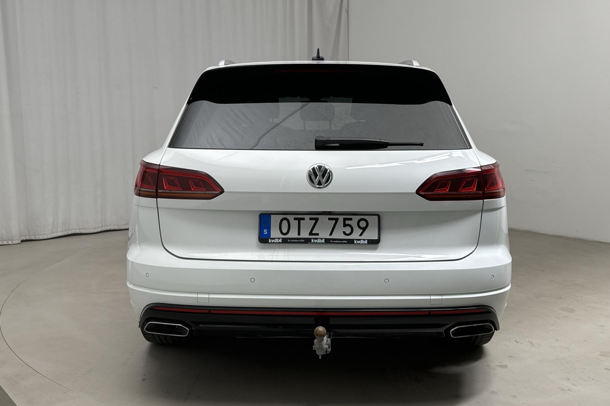 VW Touareg V6 TDI 4Motion (286hk) - 11 812 mil - Automat - vit - 2019