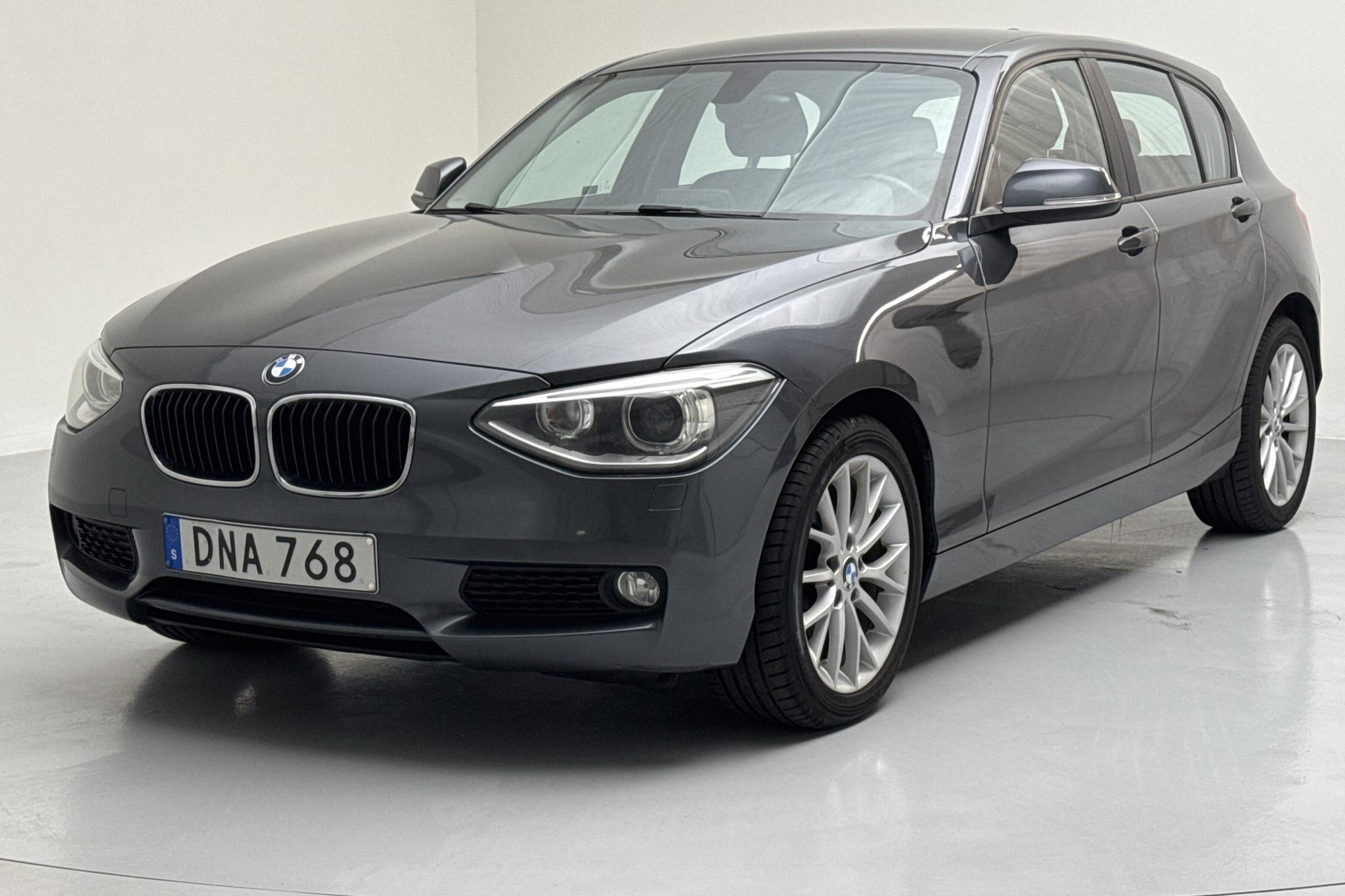 BMW 116i 5dr, F20 (136hk) - 193 510 km - Manuaalinen - harmaa - 2015