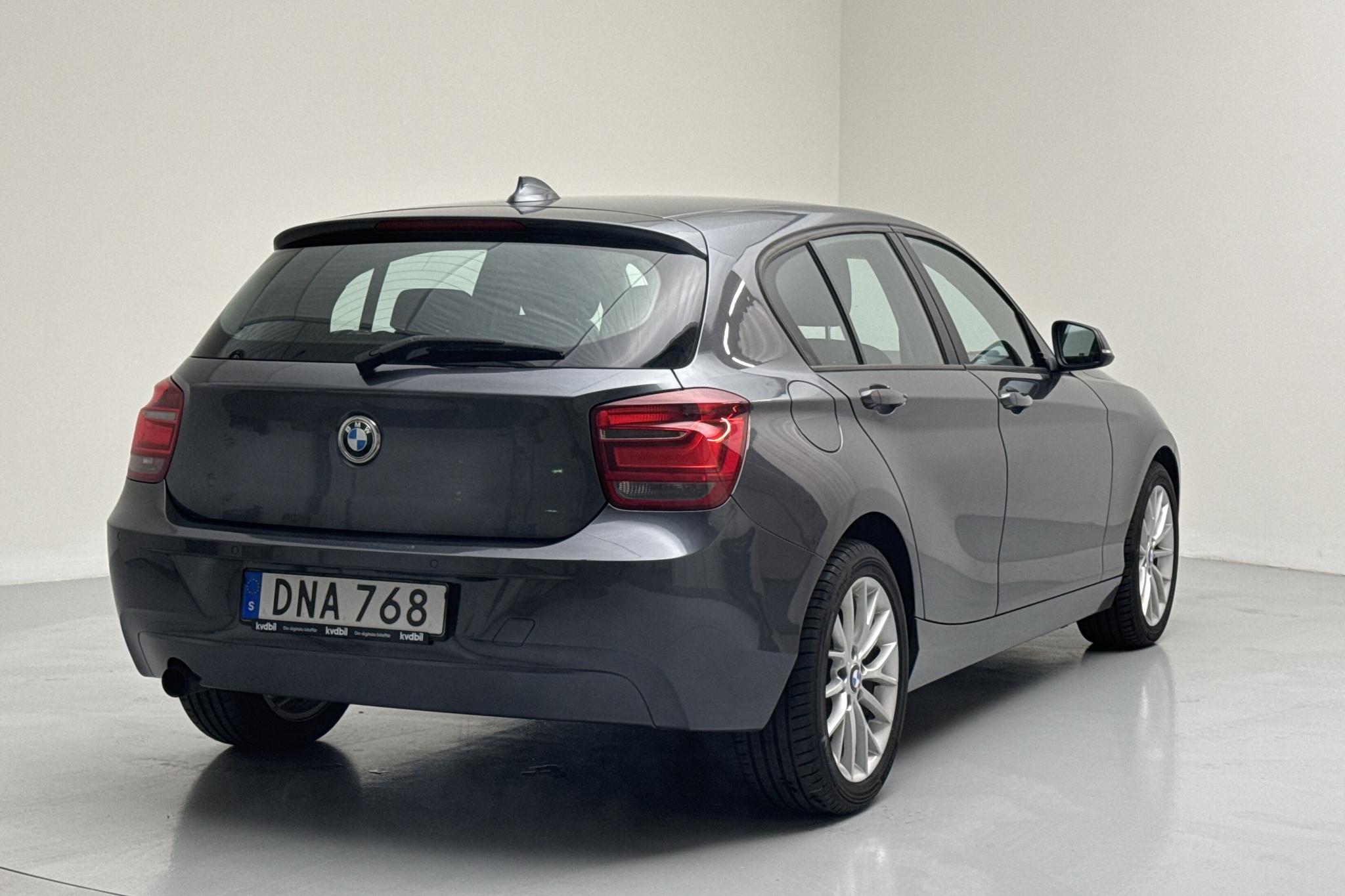 BMW 116i 5dr, F20 (136hk) - 193 510 km - Manual - gray - 2015